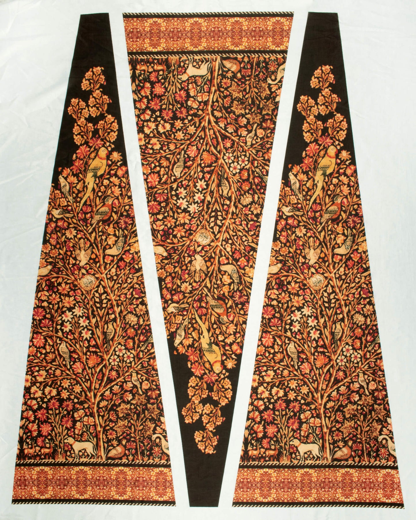 Red Traditional
Kali Set With Unstitched Blouse