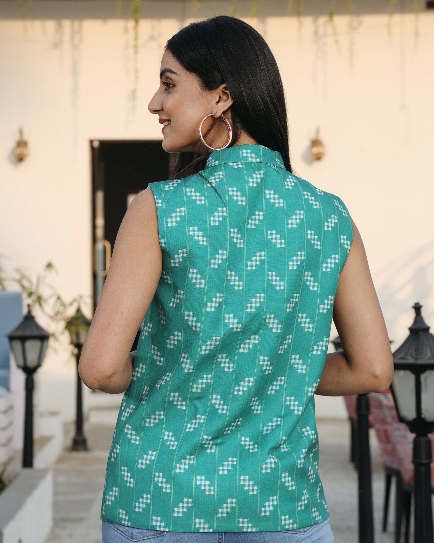 Devi Drape: Women's Ikkat Printed Reversible Jacket