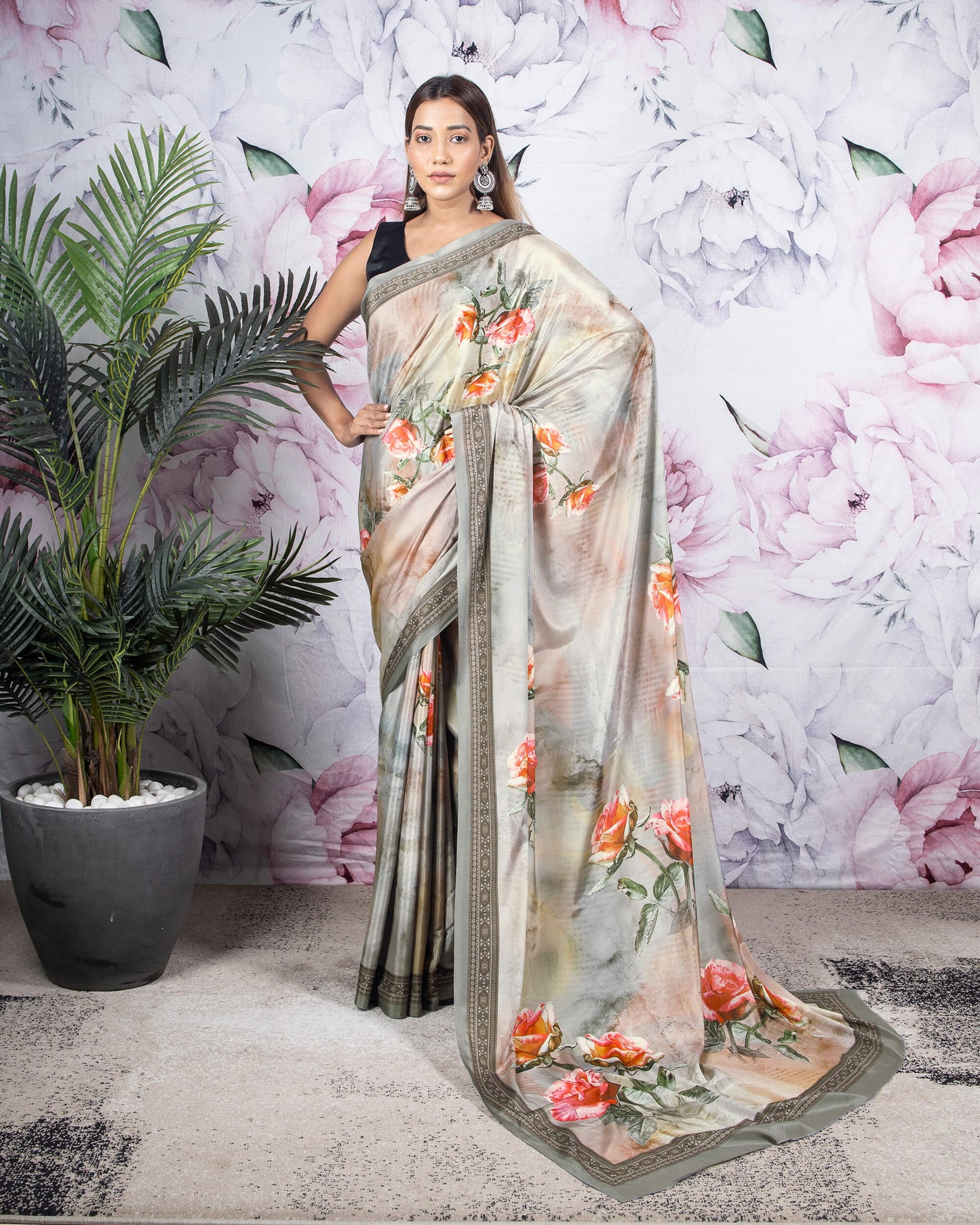 Grey And Pink Floral Pattern Digital Print Crepe Silk Saree