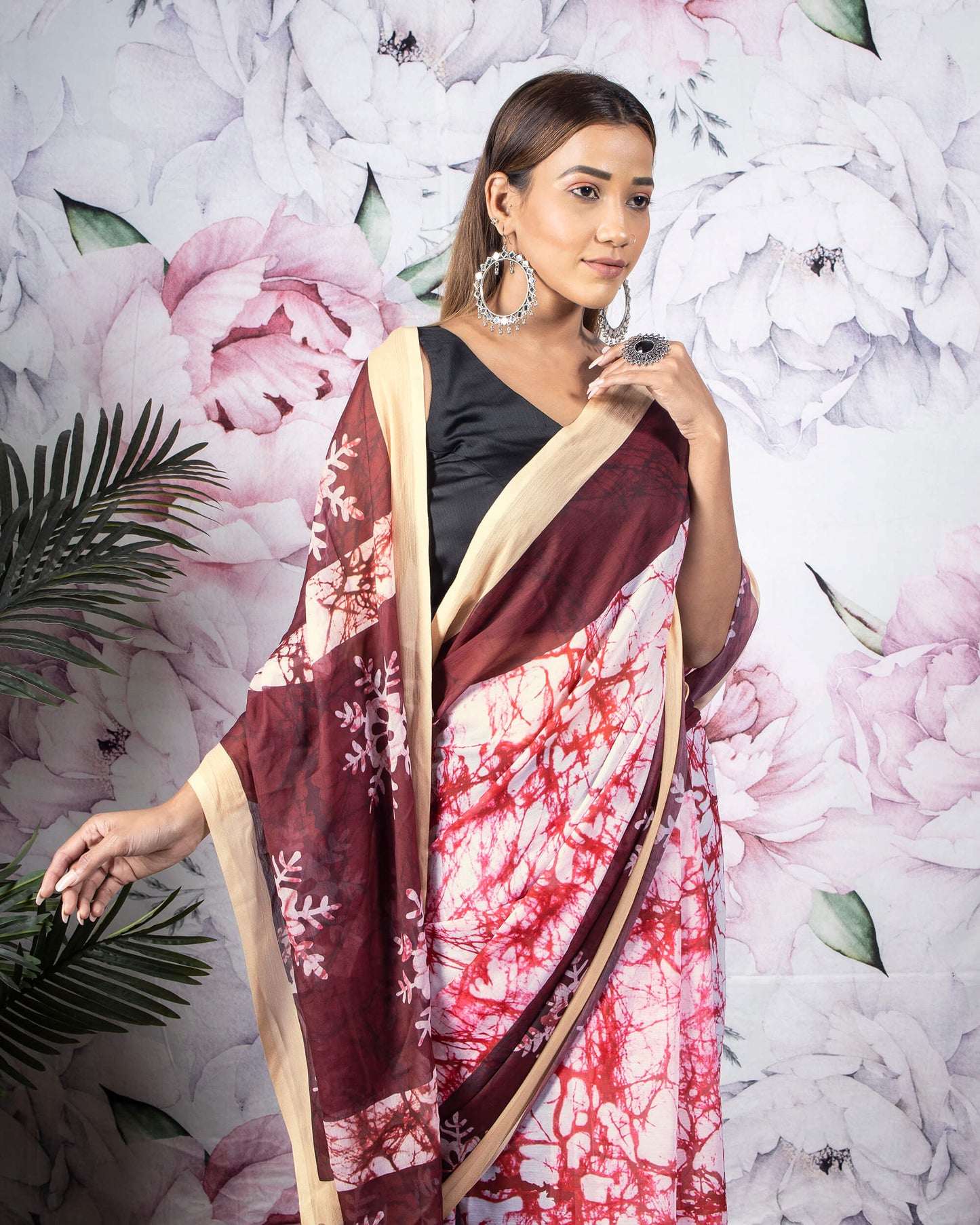 Maroon And White Floral Pattern Digital Print Chiffon Saree