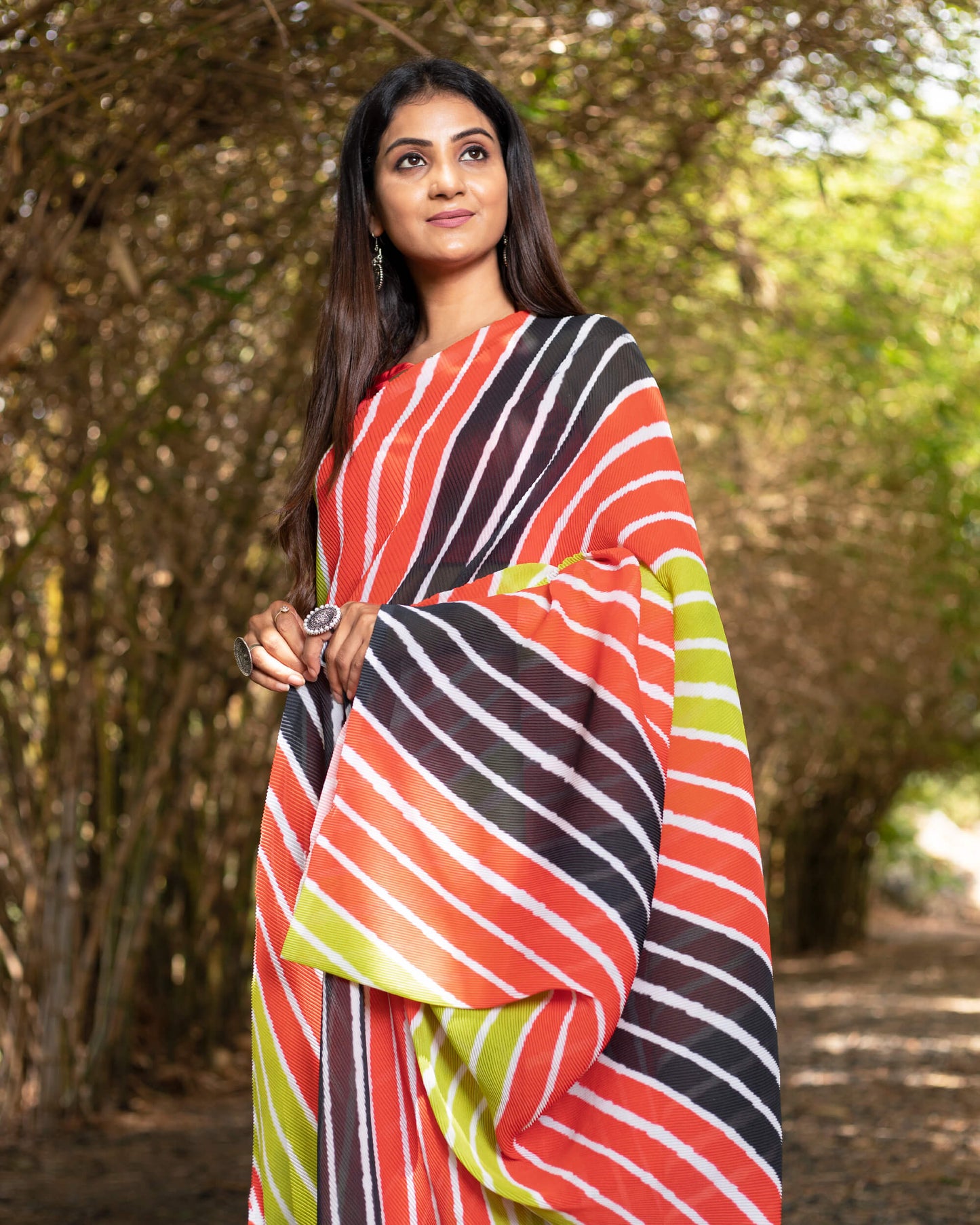 Black And Red Leheriya Pattern Digital Print Georgette Pleated Saree