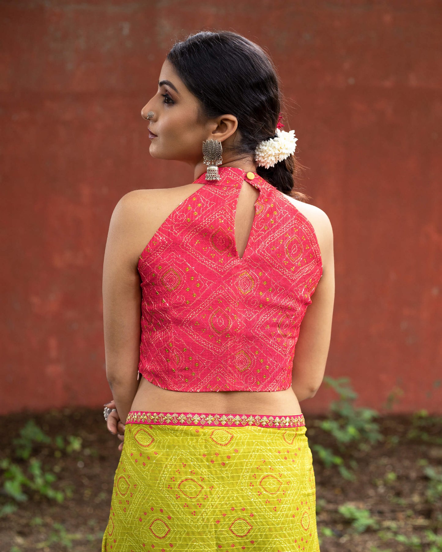 Olive Green And Pink Bandhanii Pattern Sequins Georgette Saree With Lace Border