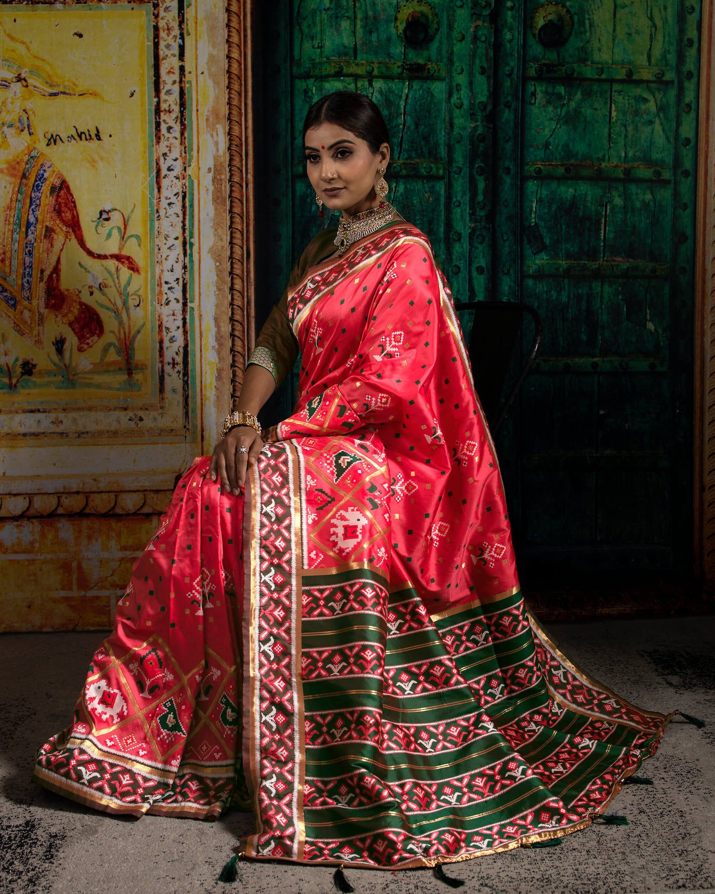 Rouge Pink And Green Patolaa Pattern Zari Jacquard Bordered Premium Banarasi Silk Saree With Blouse