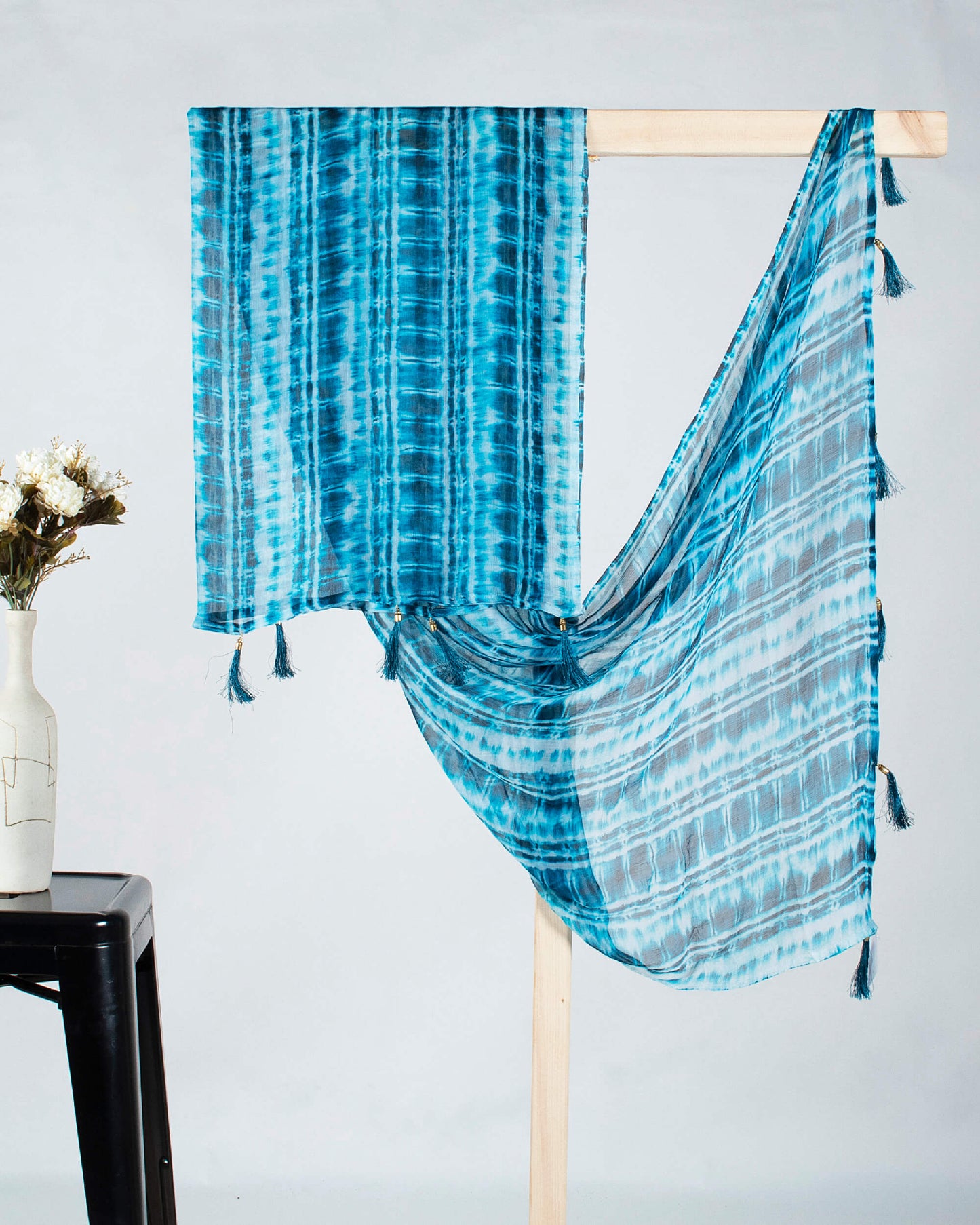 Blue And White Shibori Pattern Digital Print Bemberg Chiffon Dupatta With Tassels - Fabcurate