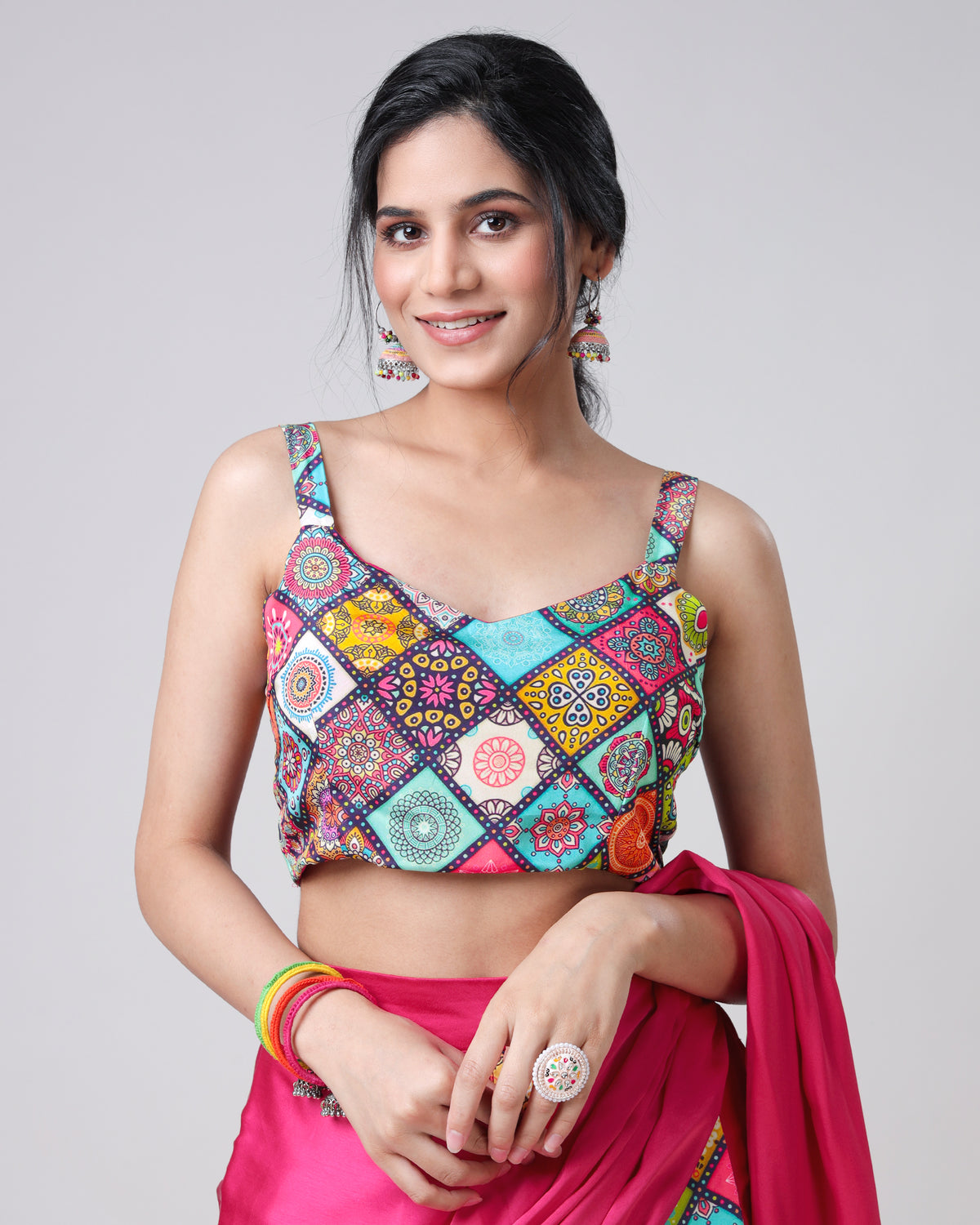 Trendy Gamthee V Neck Sleeveless Blouse