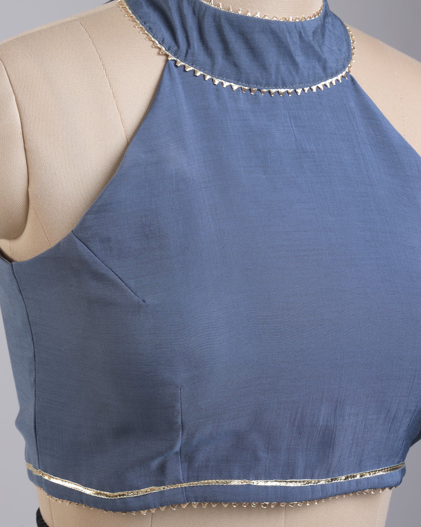 Sky Sculpt Halter Blouse - Sleek Neckline, Statement Fit
