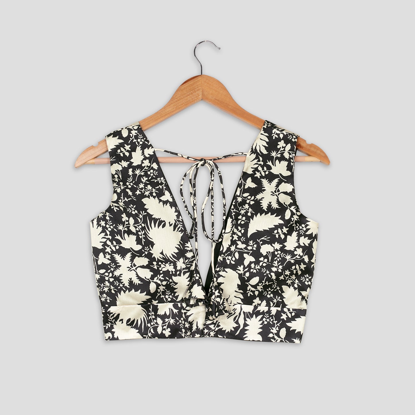 Romantic Edit : Top-Selling Floral V-Neck Blouse