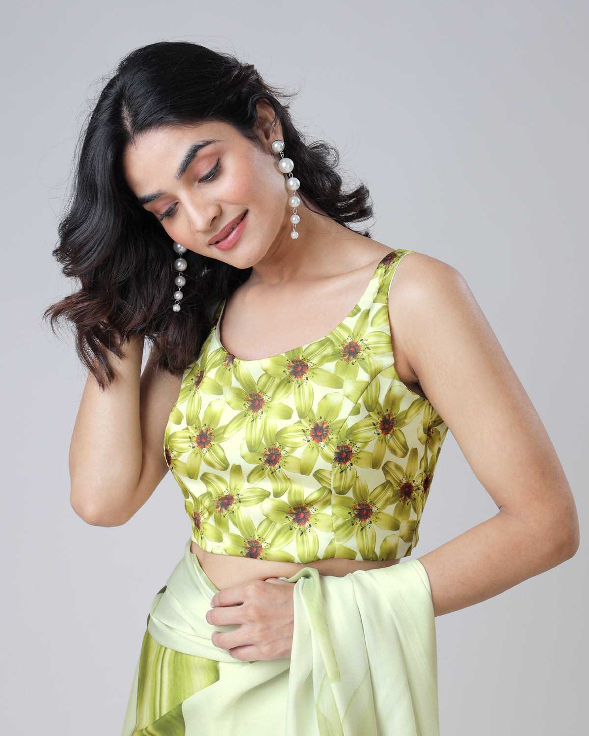 Gorgeous Water Lilly V Neck Sleeveless Blouse