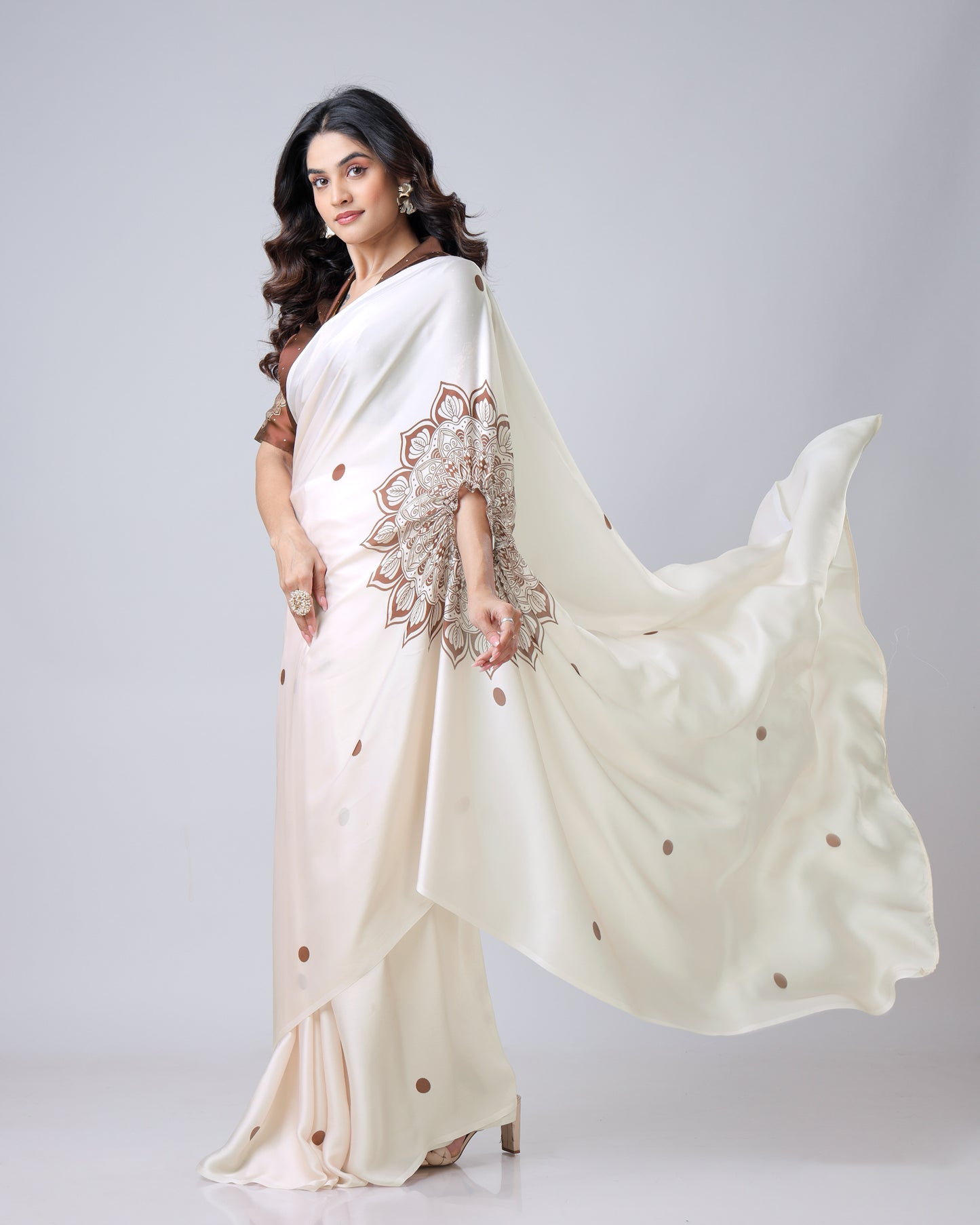 Cream Mandalaaa Print Freehand Saree