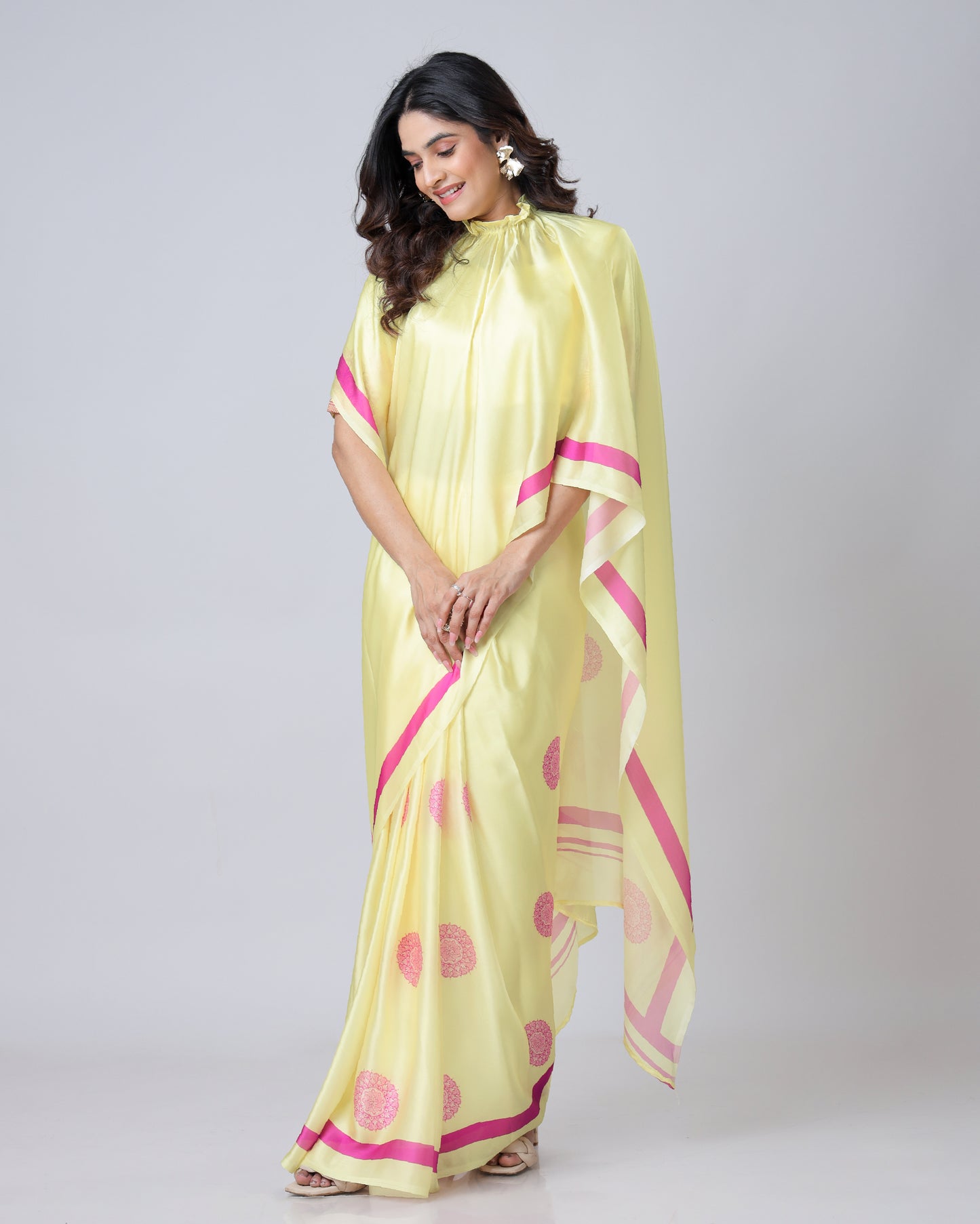 Crayola Yellow Mandalaa Printt Contrast Border Freehand Saree