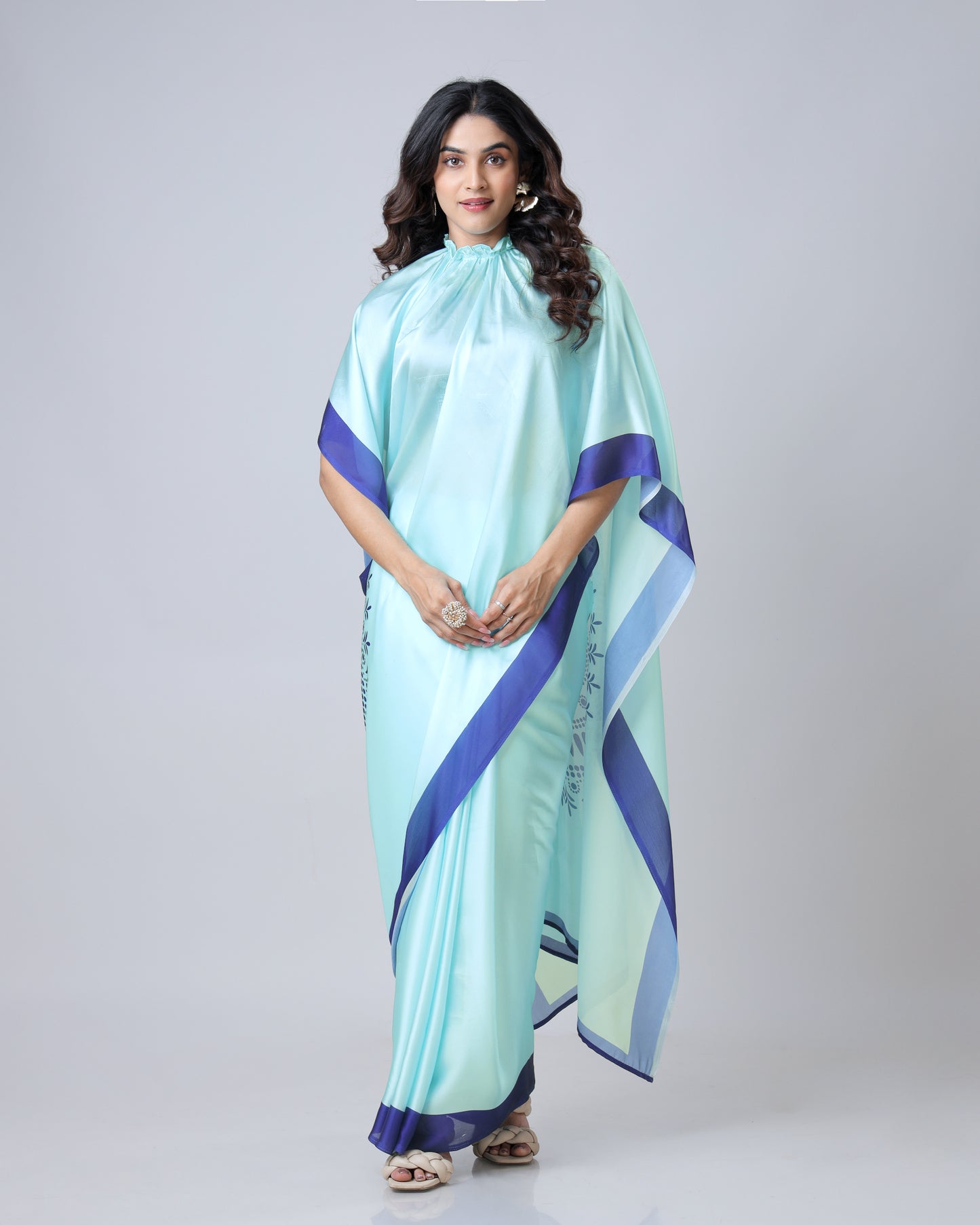 Light Blue Mandalaa Print Contrast Border Freehand Saree