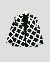 Women's Chic Simplicity In The Lightweight Lapel Jacket