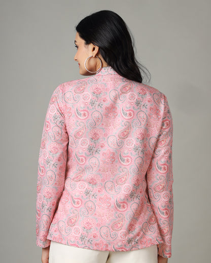 Elevate Your Look With This Stunning Women's Jacket