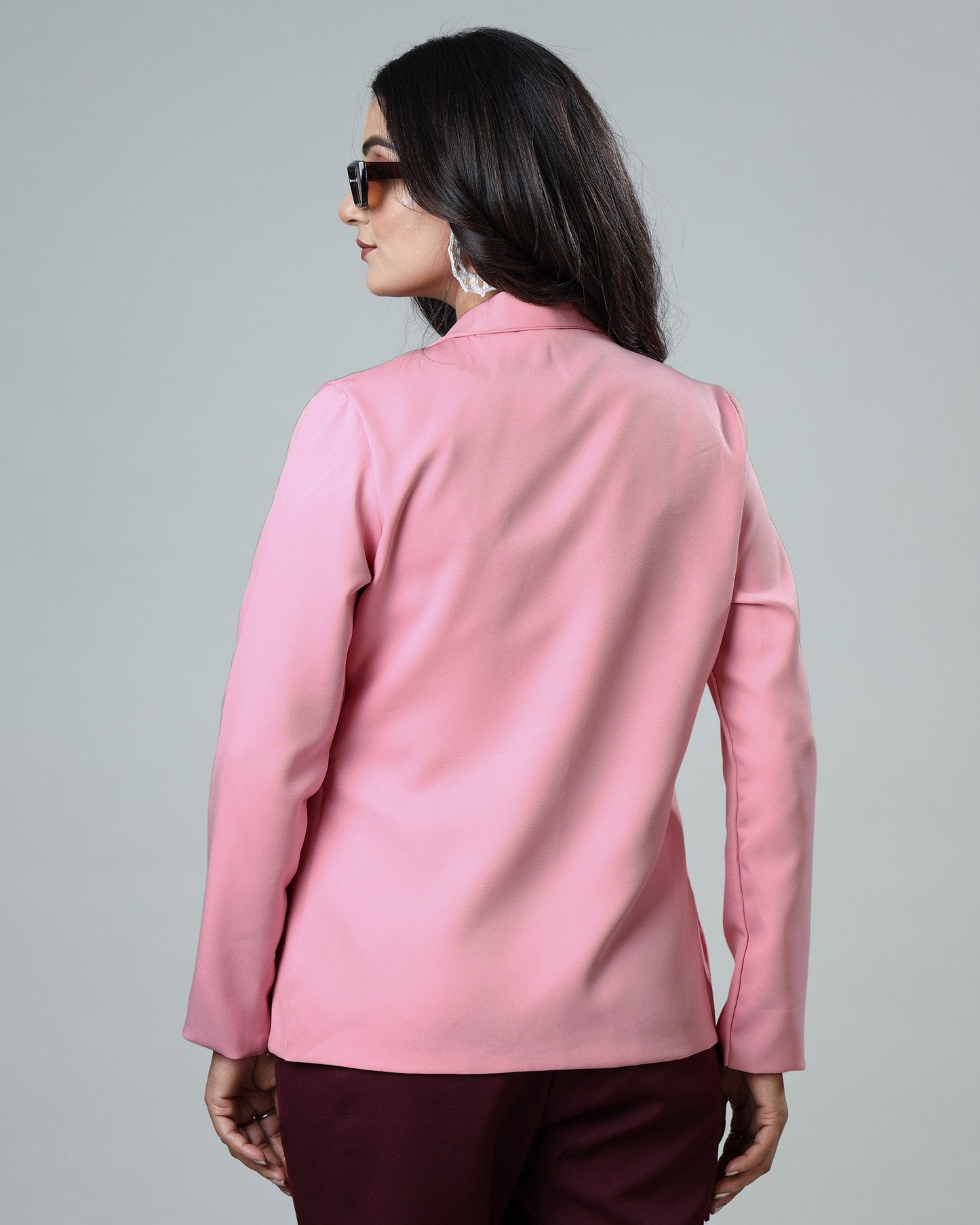 Luxe Touch Women Jacket: Classic Colors, Enduring Style