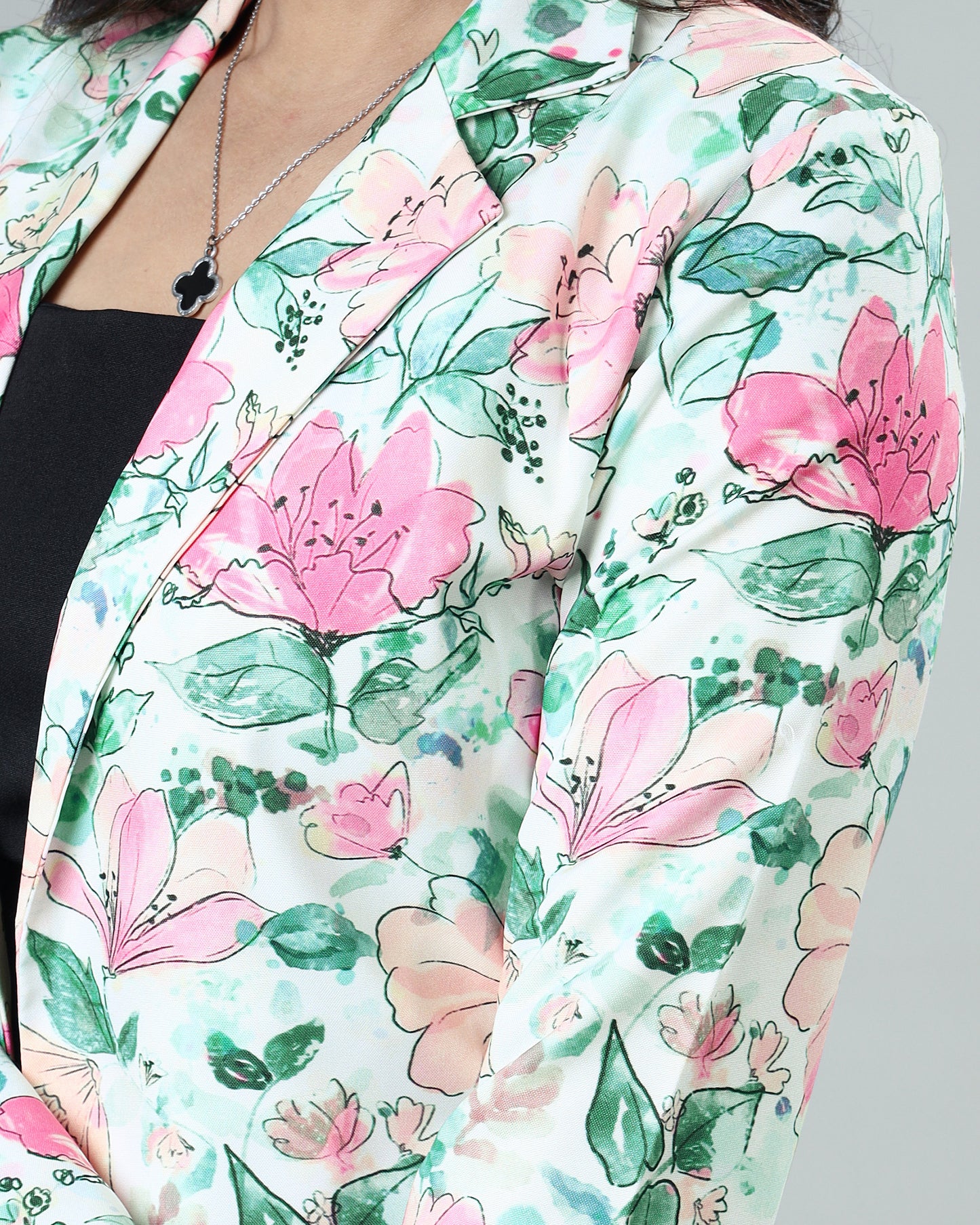 Hang Out in Style: The Floral Jacket For Women