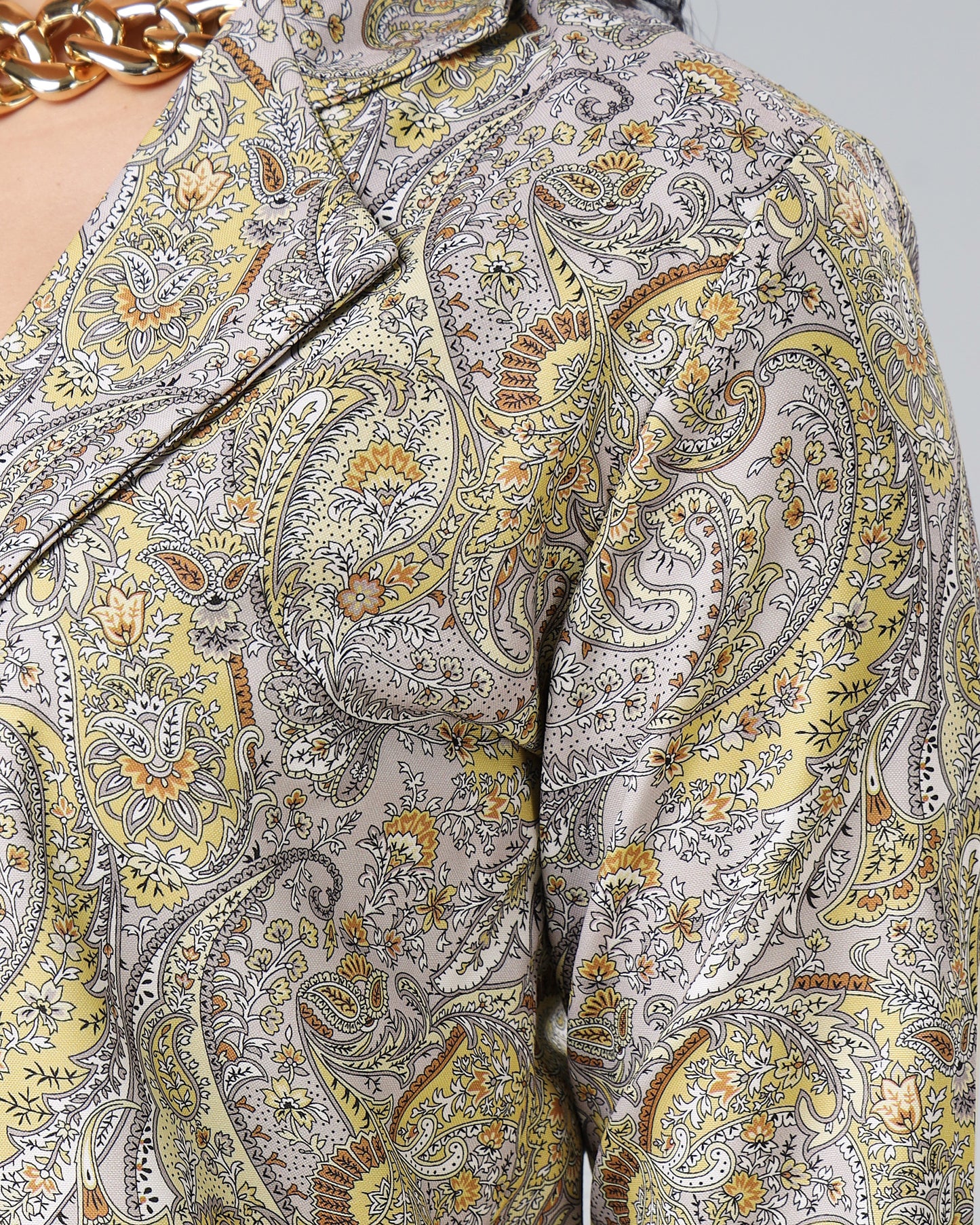 Fabcurate's Swirling Sensation: Your Paisley Jacket