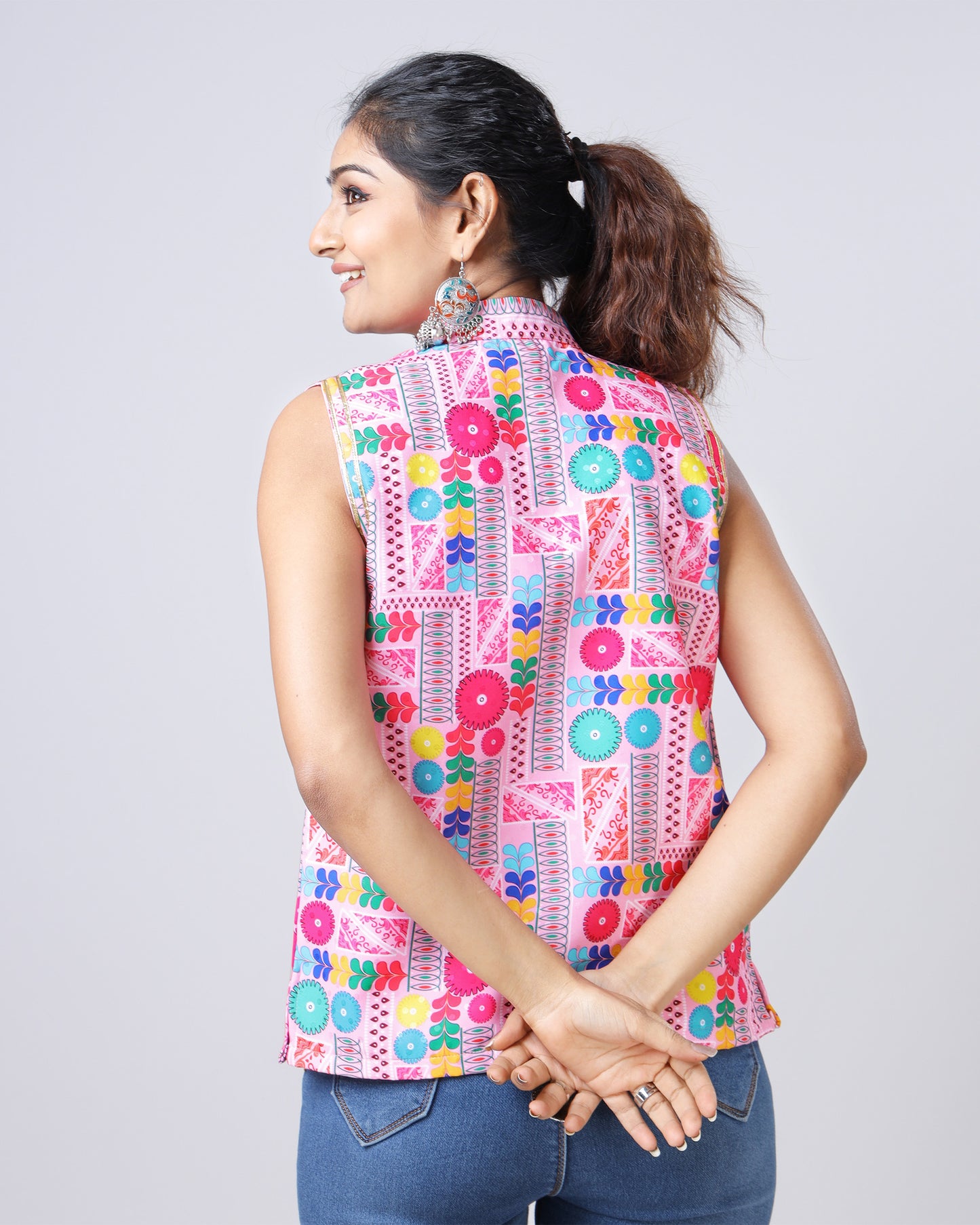 Festival Flair: Sleeveless Front Pocket Jacket For Women