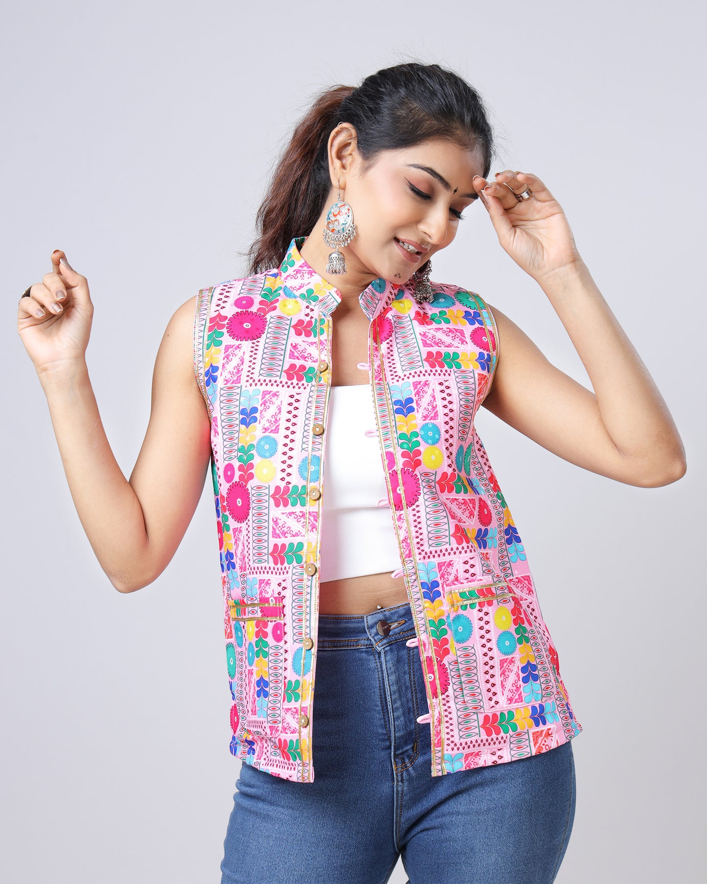 Festival Flair: Sleeveless Front Pocket Jacket For Women