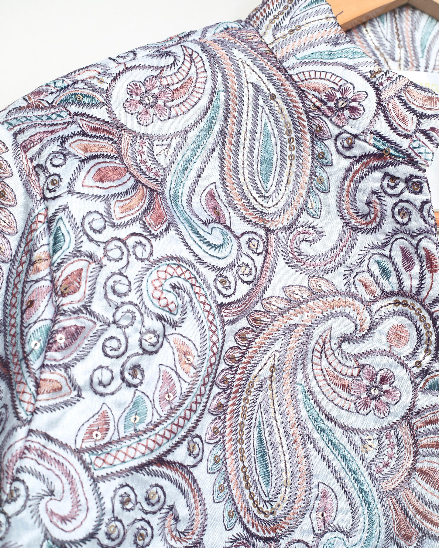 Luxurious Jacket With Exquisite Thread Word Paisley Embroidery