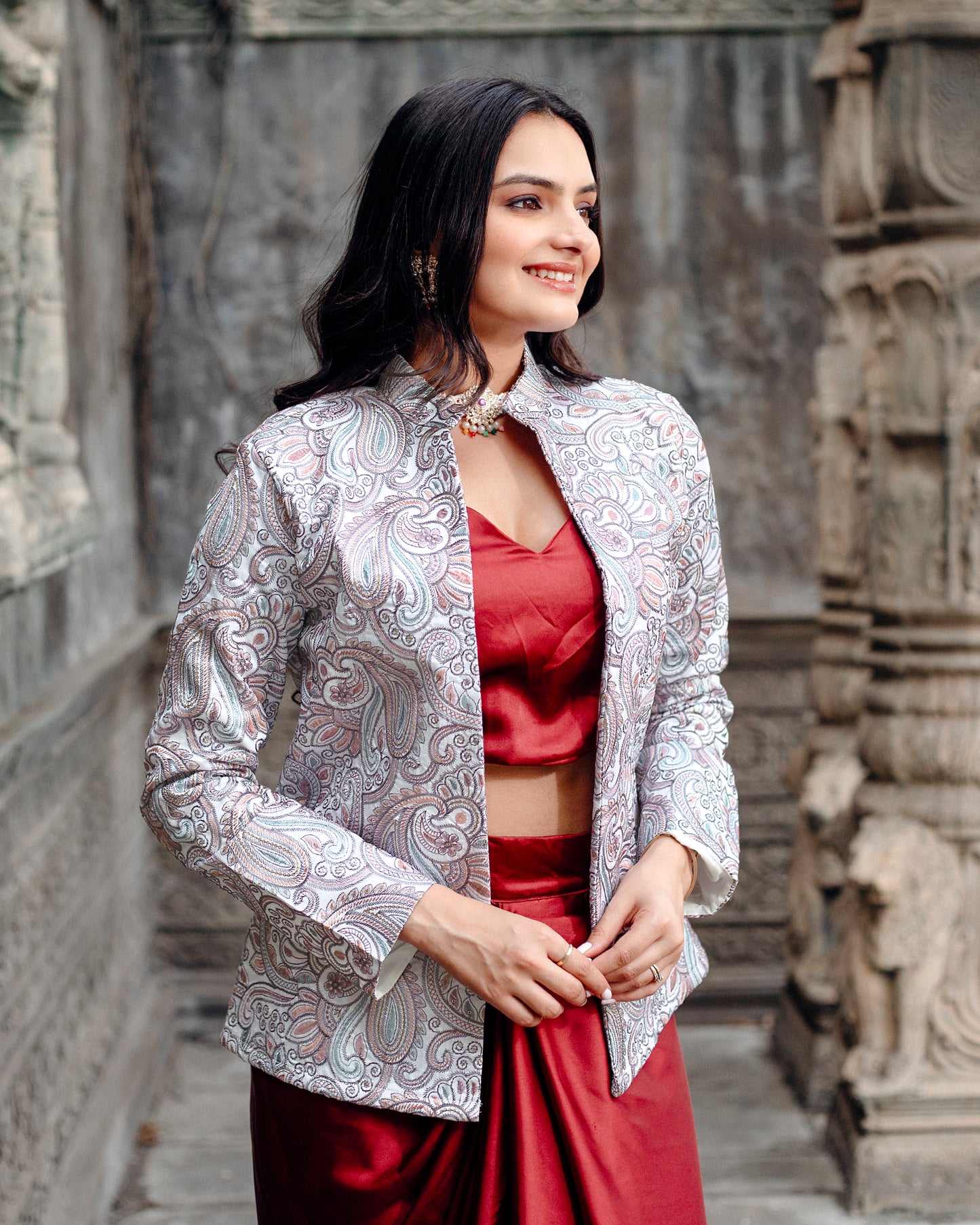 Luxurious Jacket With Exquisite Thread Word Paisley Embroidery