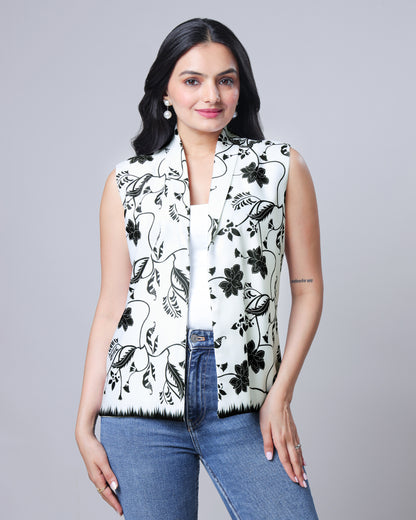 Womens 2025 Must-Have Outerwear With Soft Romantic Floral