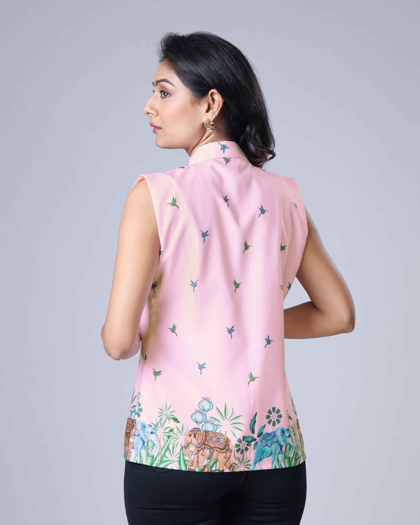 Zara Hatke, Yet Classy - Women's Sleeveless Jacket with Border Detail