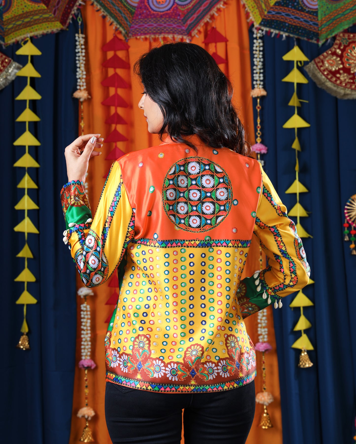 Bollywood Nahi, Fabwood Star Entry Look Jacket