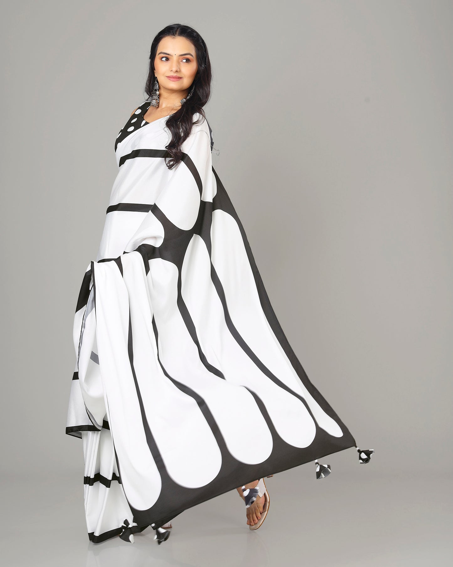 Exclusive Women's Designer Bollywood Pre-Draped Saree