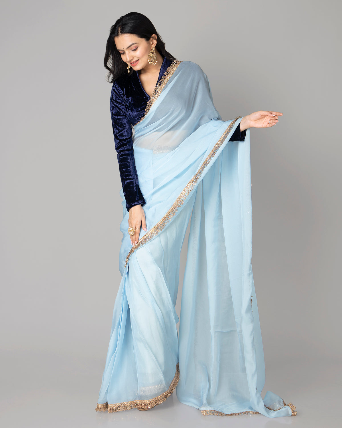 Lace-Trimmed Pure Organza Saree for Any Occasion
