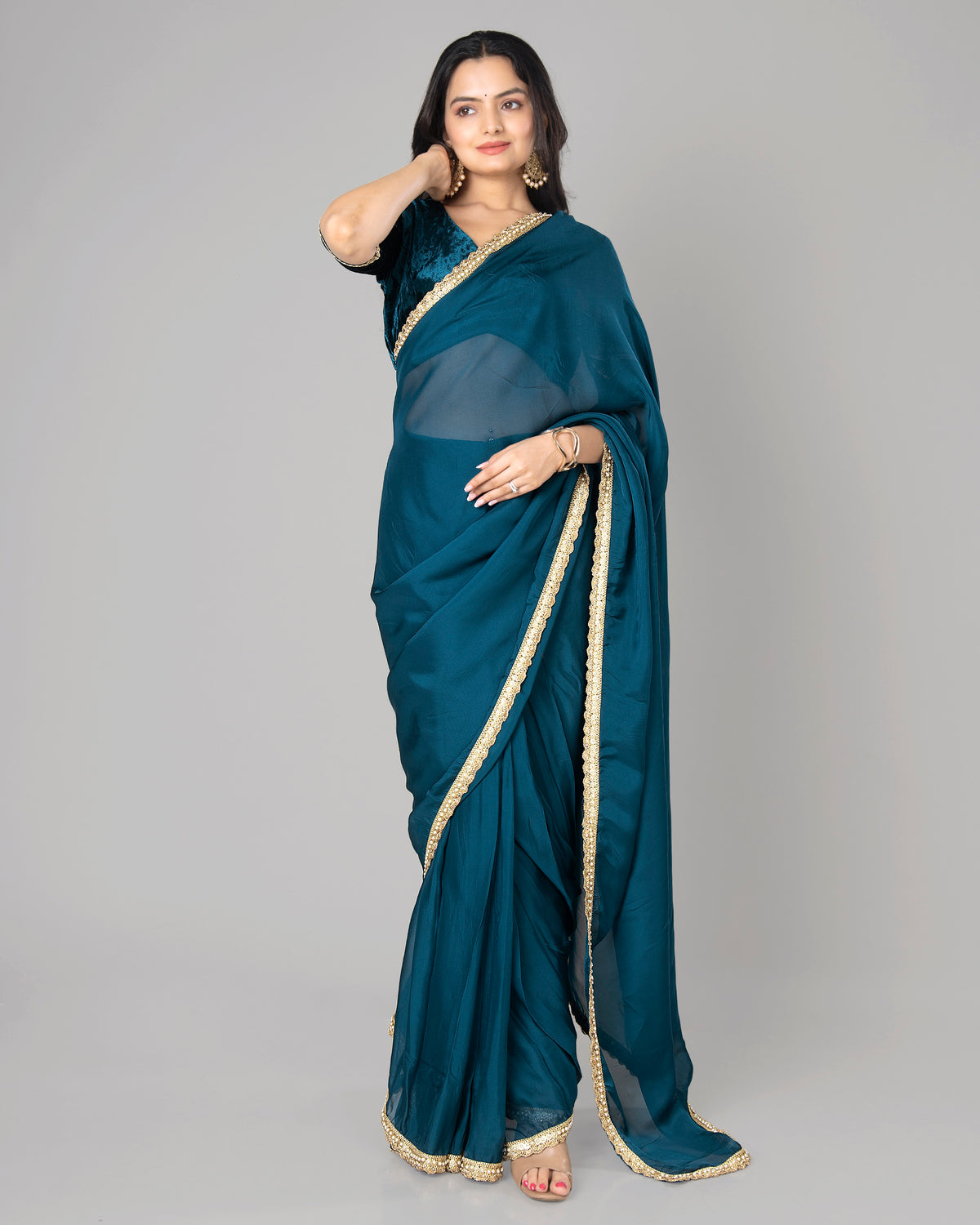 Lace-Trimmed Pure Organza Saree for Any Occasion