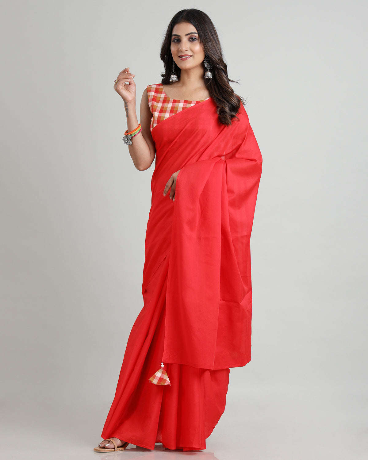 Classic Confidence: The Red Cotton Mulmul Saree