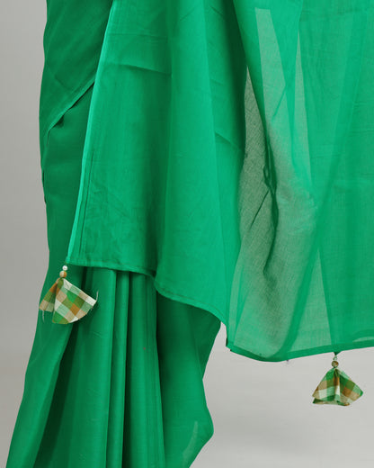 Pure Luxury: The Classic Cotton Mulmul Saree