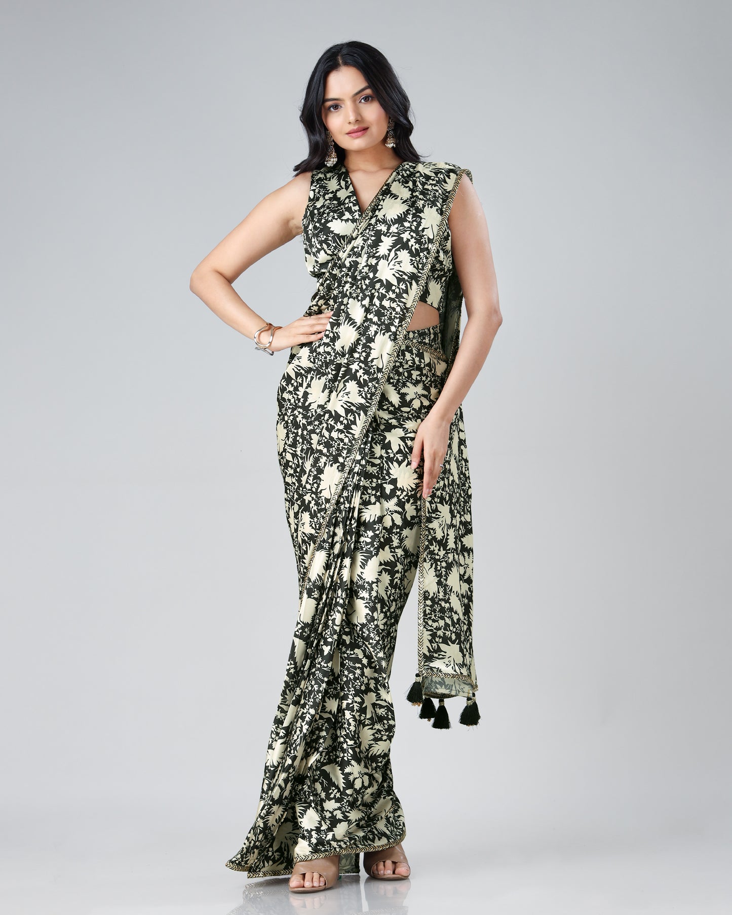 Channel The Look of Ishita Raj : Saree For Bollywood Glam