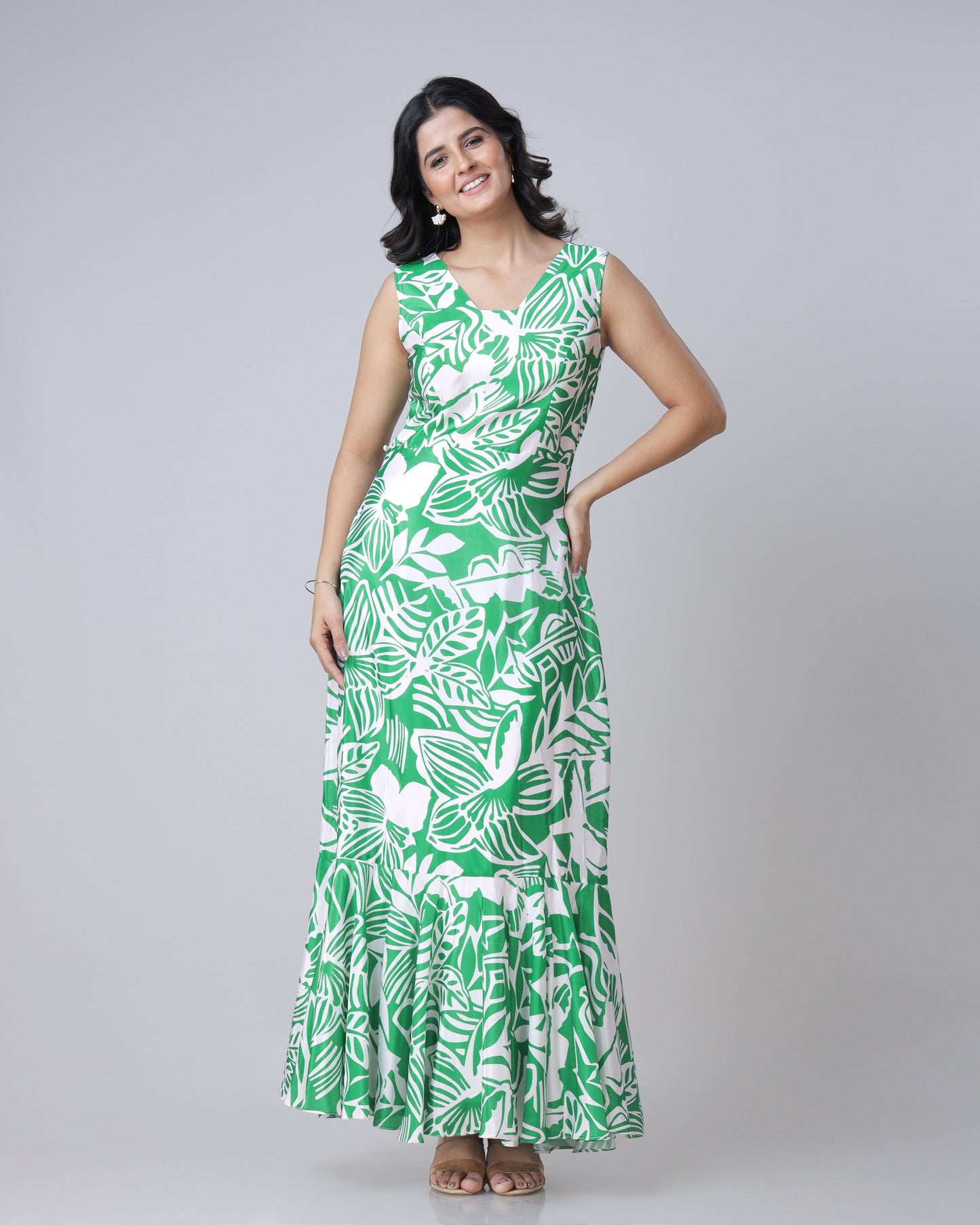 Green And White Abstract Floral Pre-Draped Gown Saree