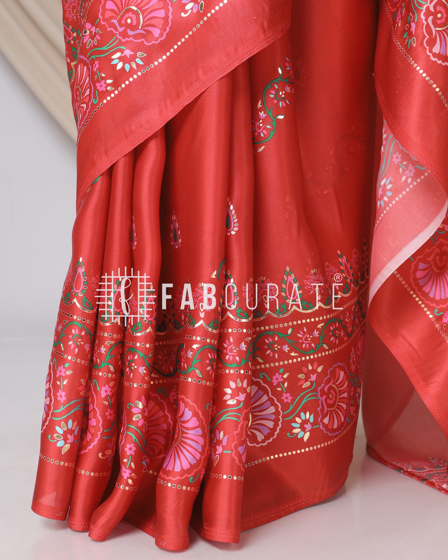 Easy Breezy Border -Golden Foil Work Freehand Saree