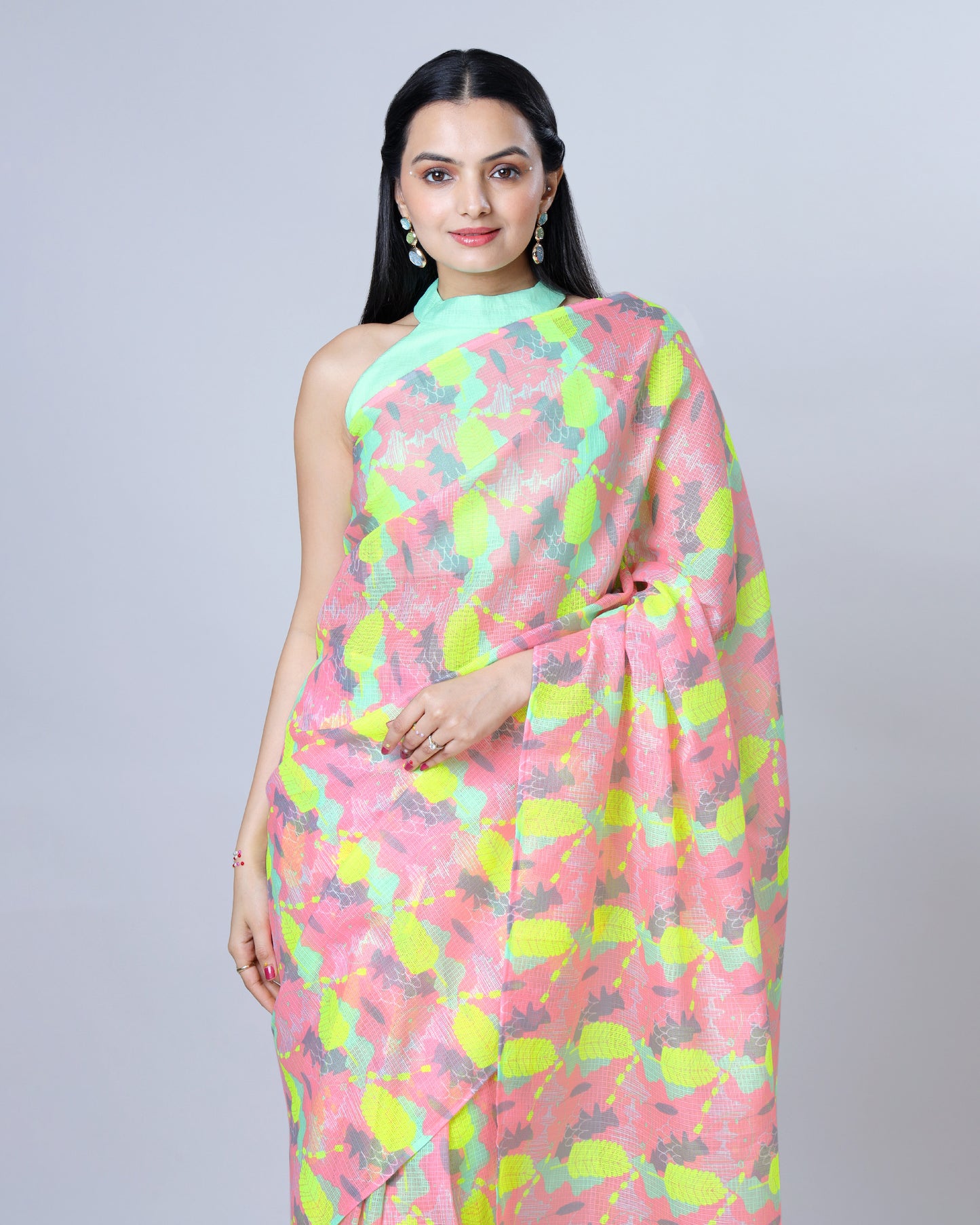 Neonika - The Saree That Brings Tradition Into The Spotlight