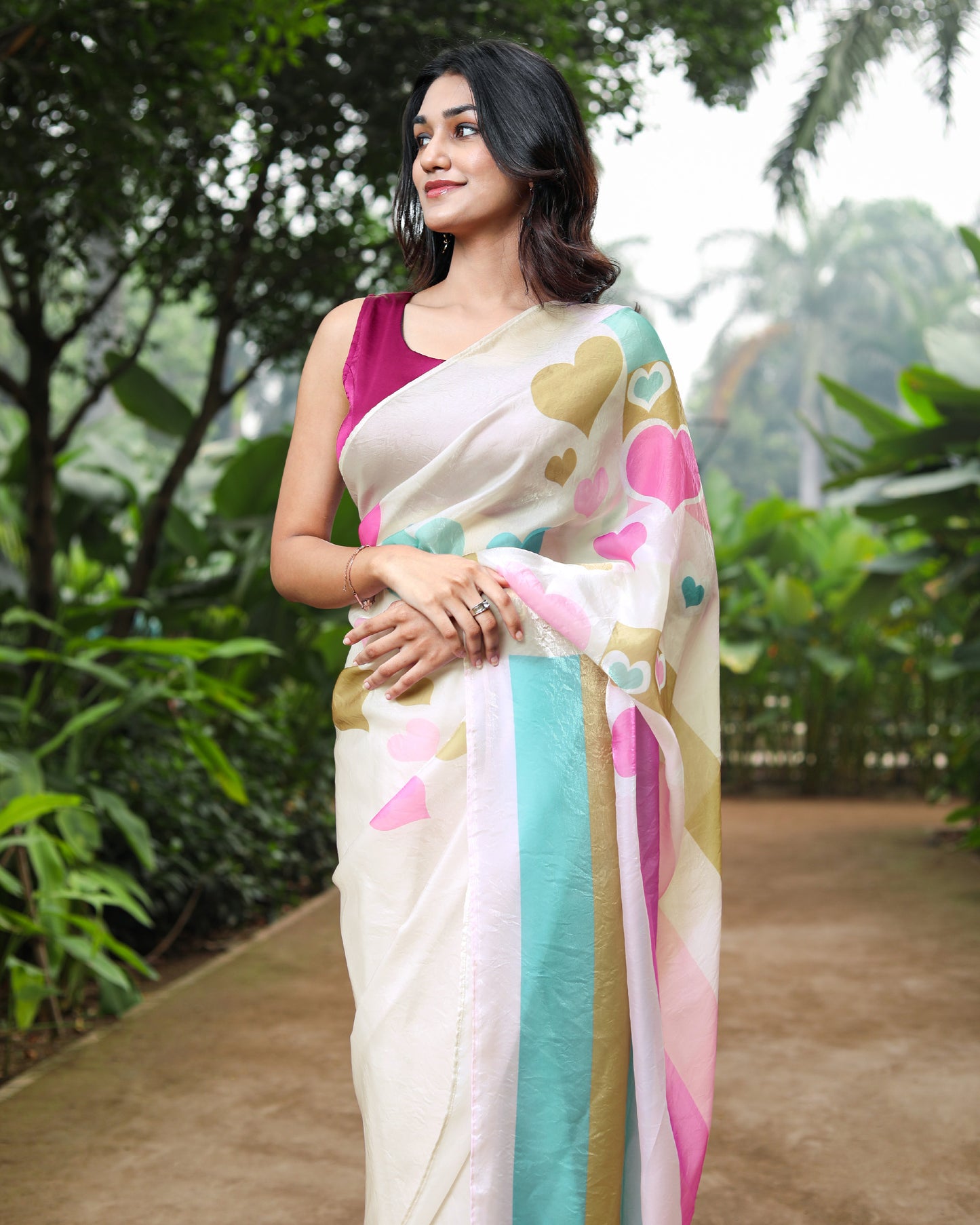 Internet Famous Saree – Million Views Wala Look