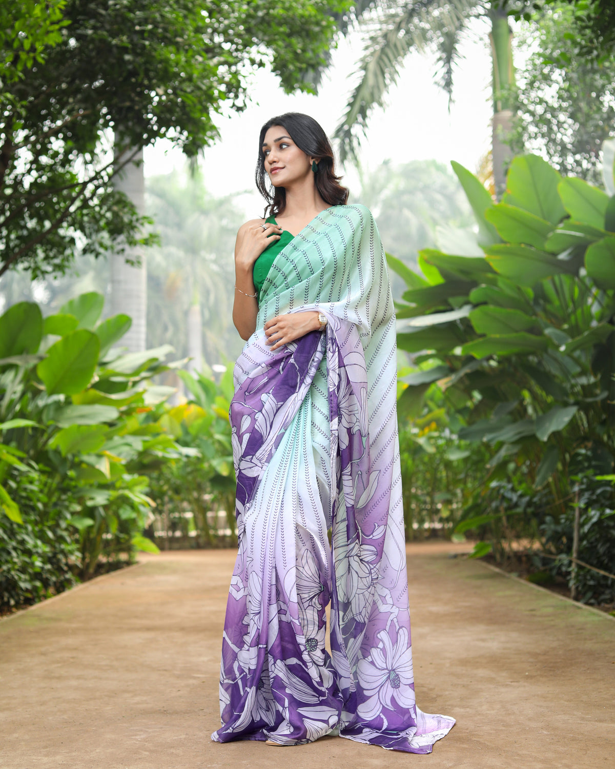 Mint Ombre Floral Saree – 2026 ka Fresh Viral Look