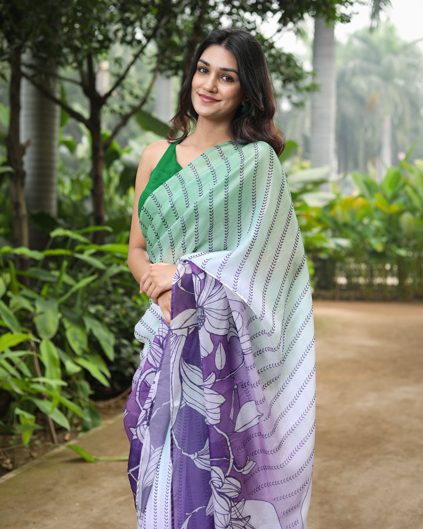 Mint Ombre Floral Saree – 2026 ka Fresh Viral Look