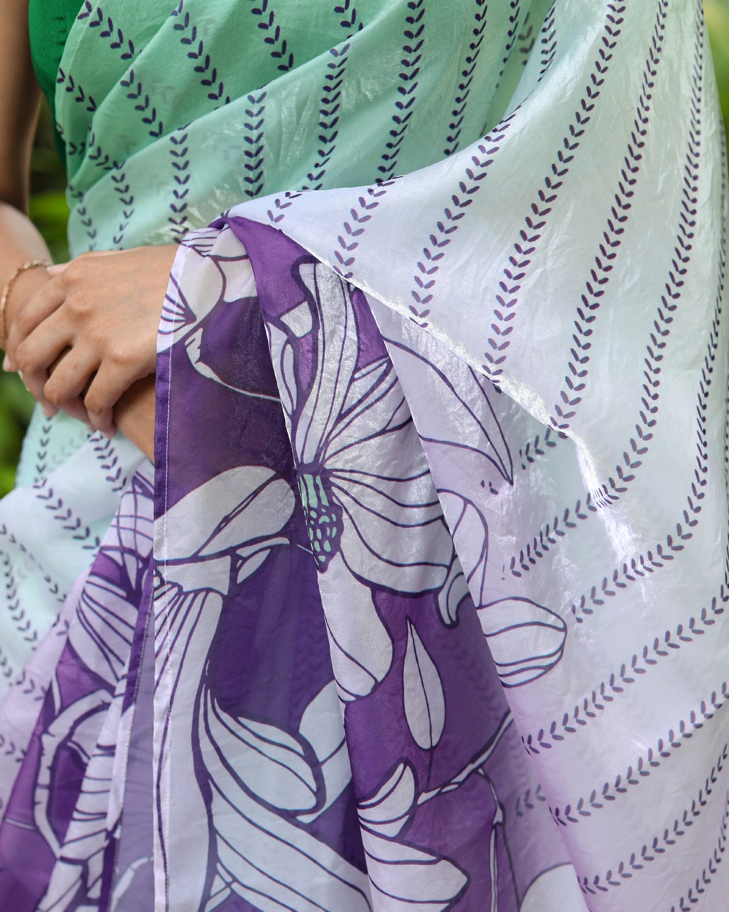 Mint Ombre Floral Saree – 2026 ka Fresh Viral Look