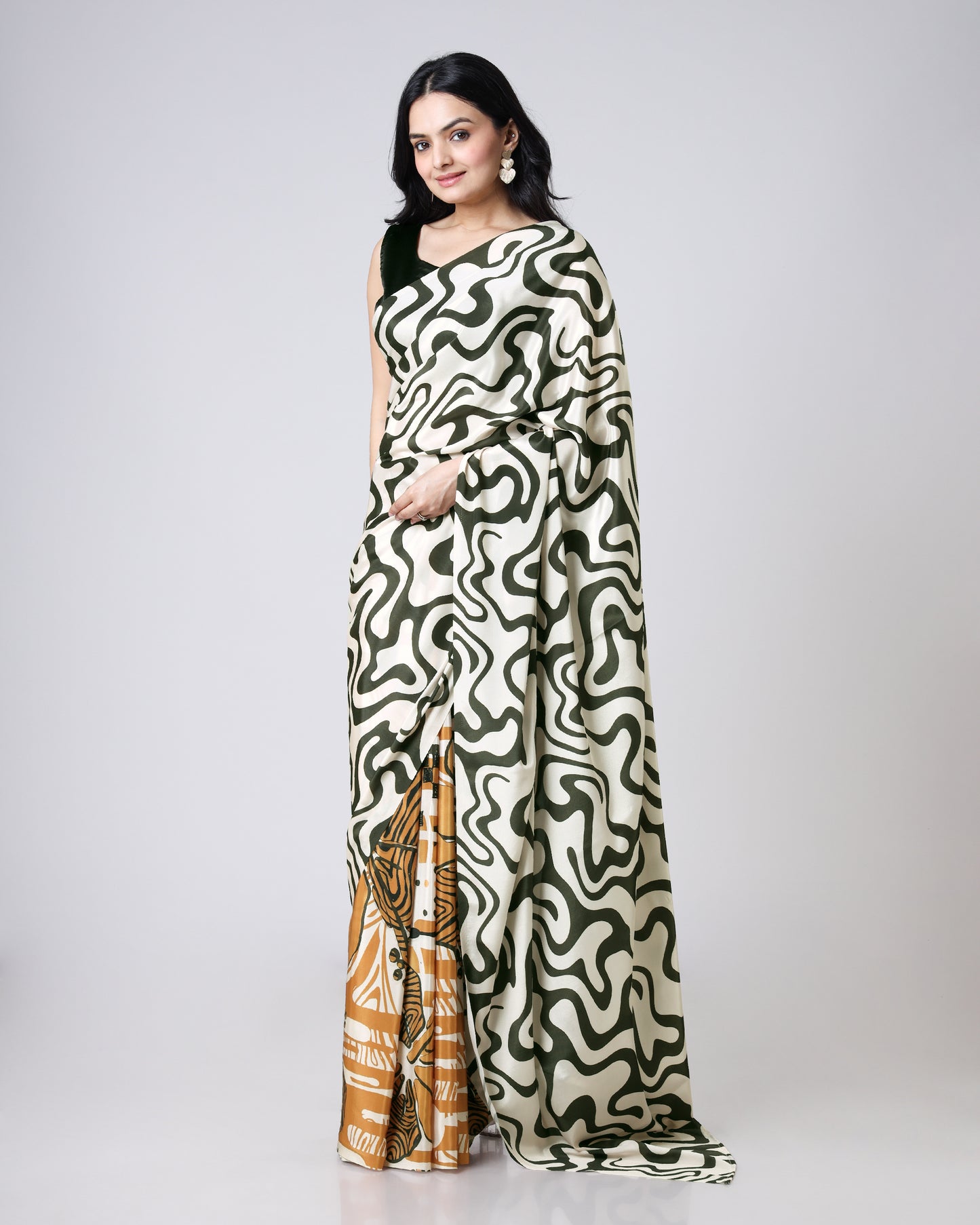 Beyond Trend. Pure Identity🔥 | Exclusive Reversible 2-in-1 Saree