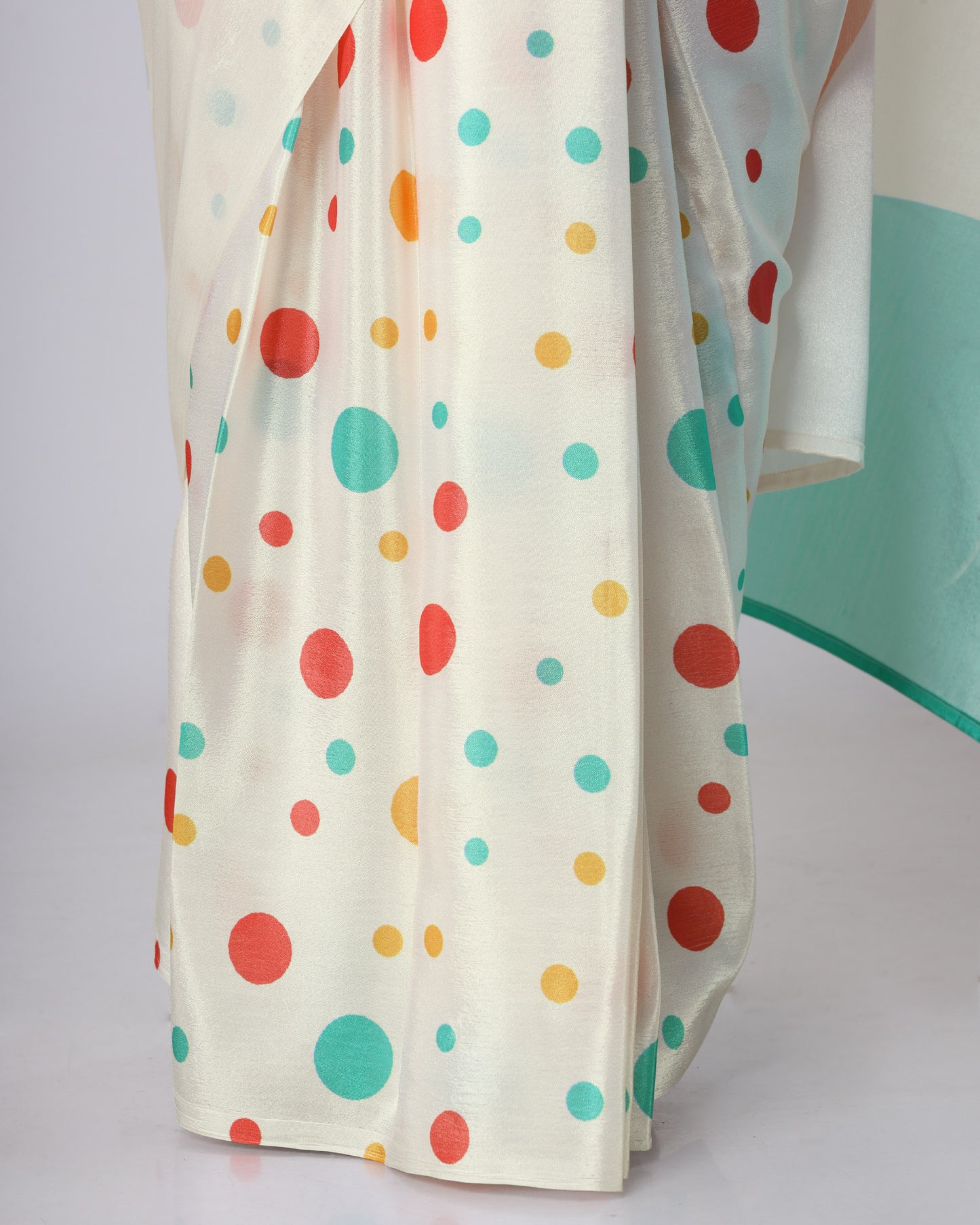 Trendy Illustrated Saree for Modern Ethnic Styling💫