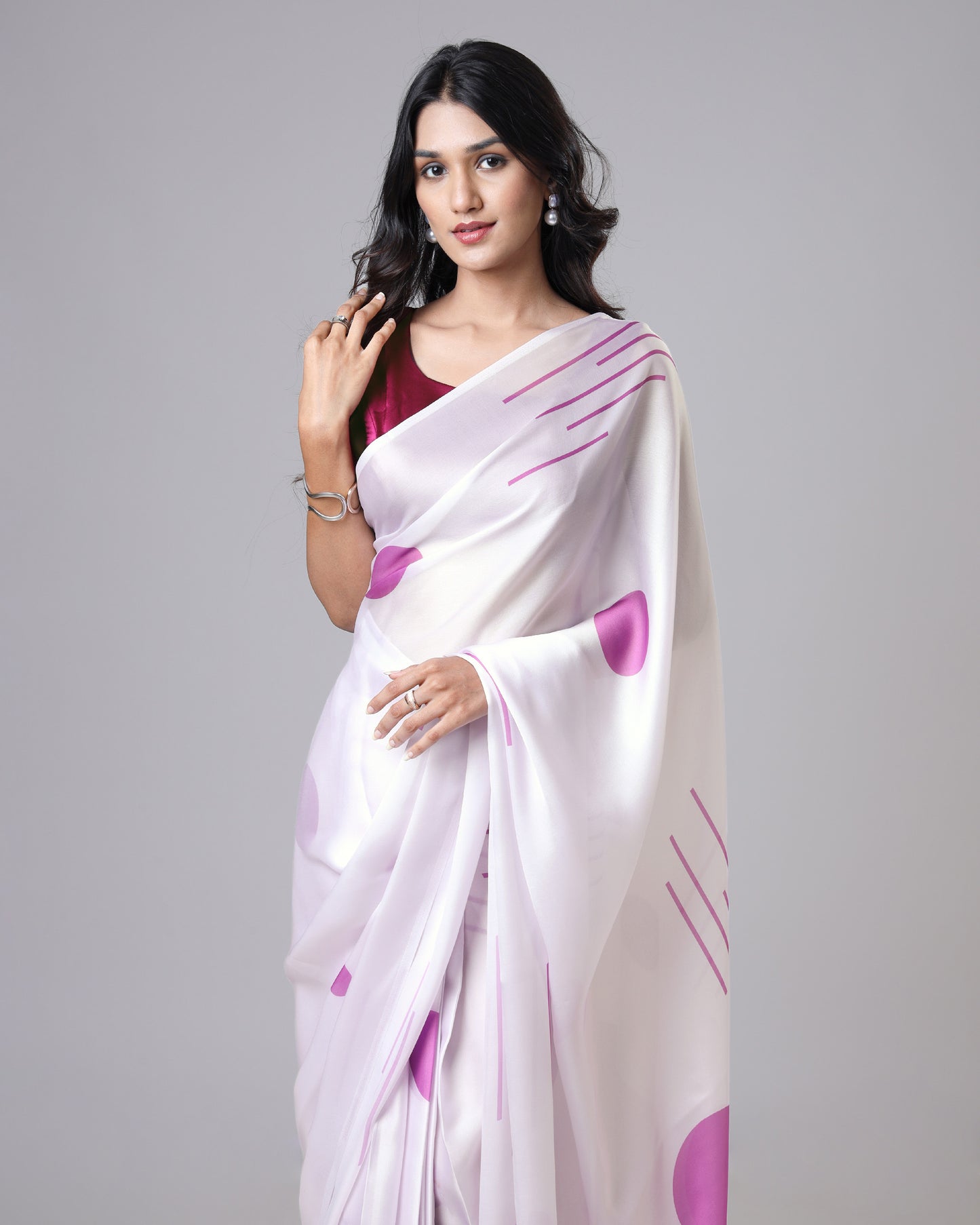 Trending Now: The Art-Girl Aesthetic Saree 🖌️✨