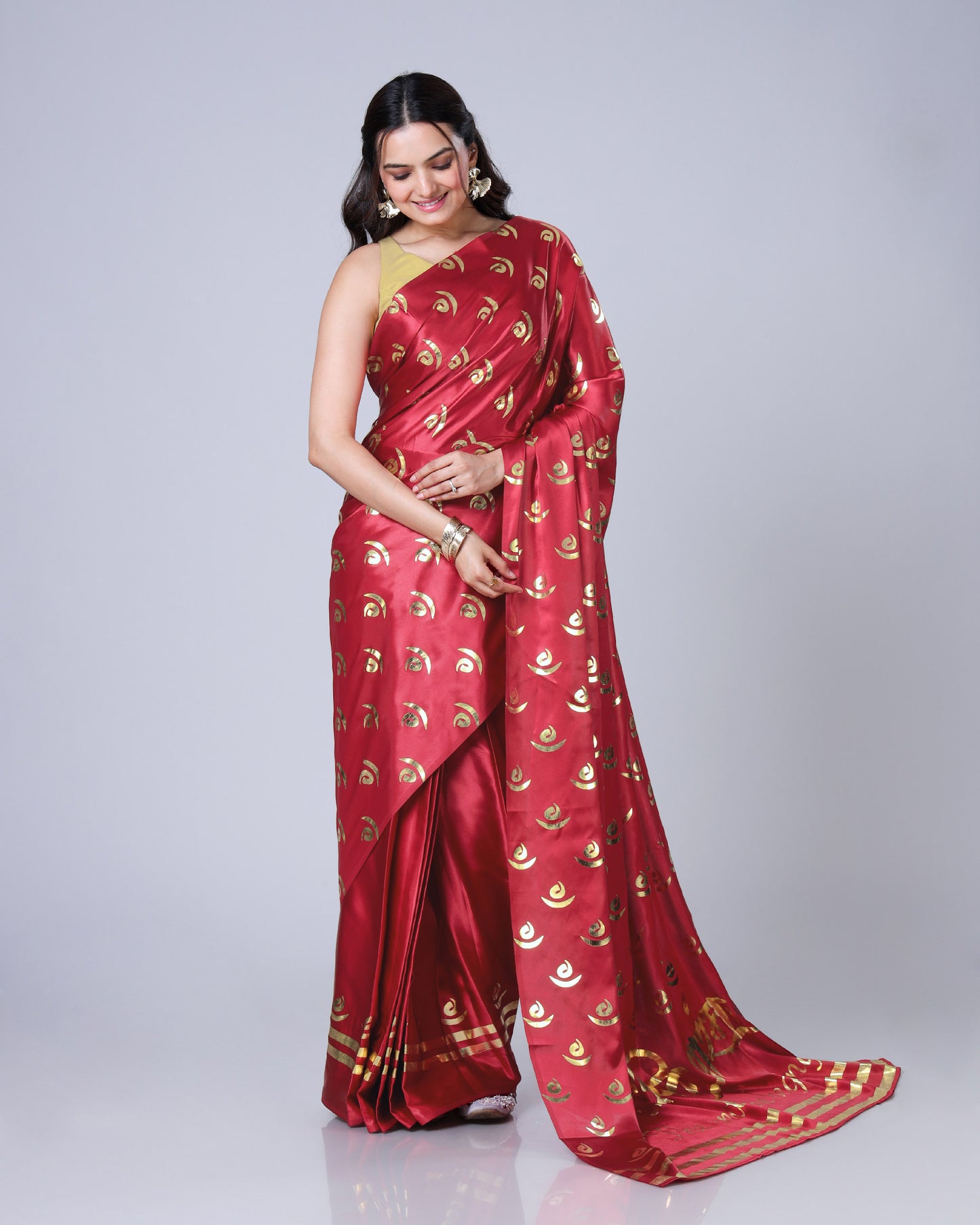 Lotus Bloom Gold Foil Edition Premium Saree ??