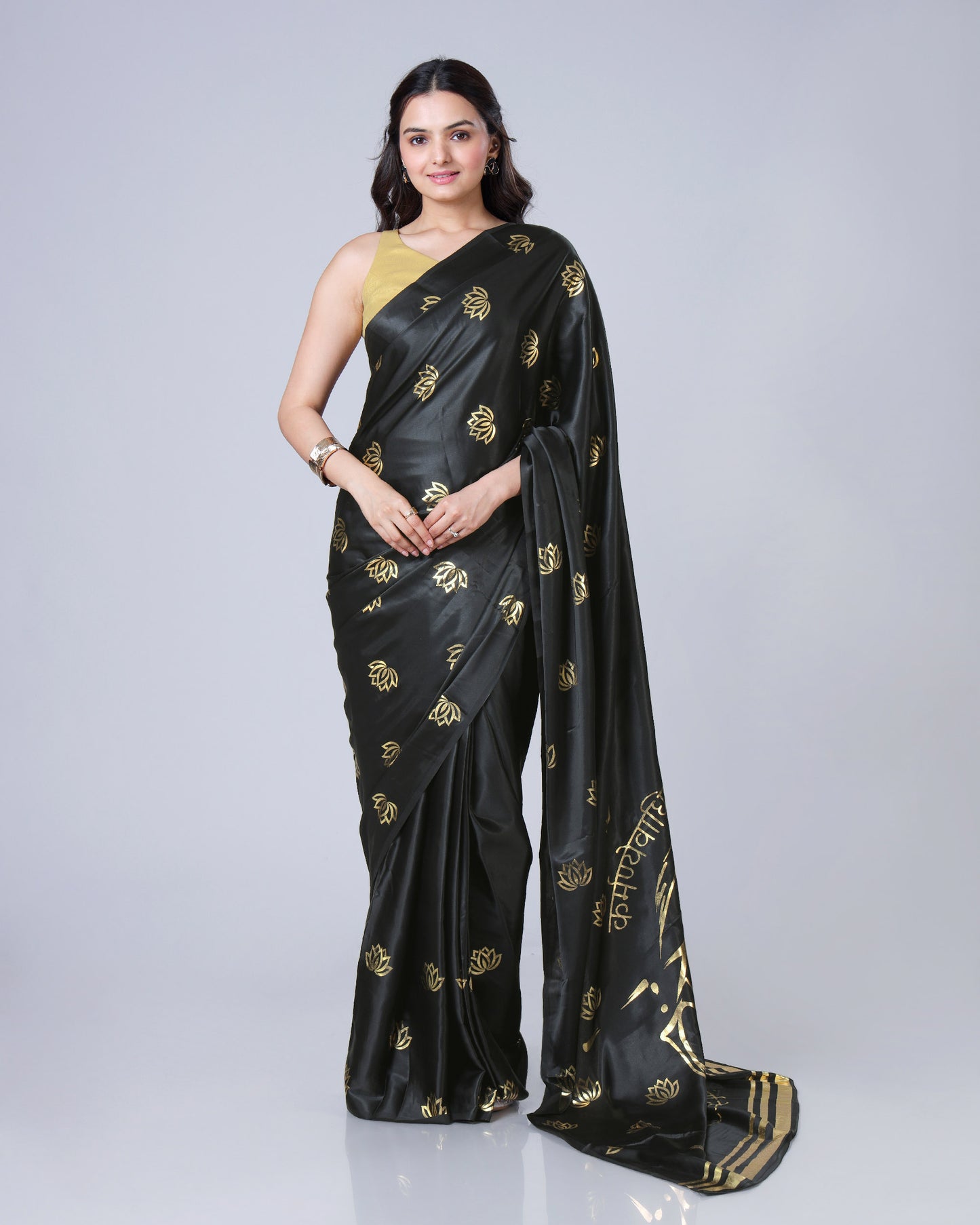 Premium Divine Art Gold Foil Edition Premium Saree ?