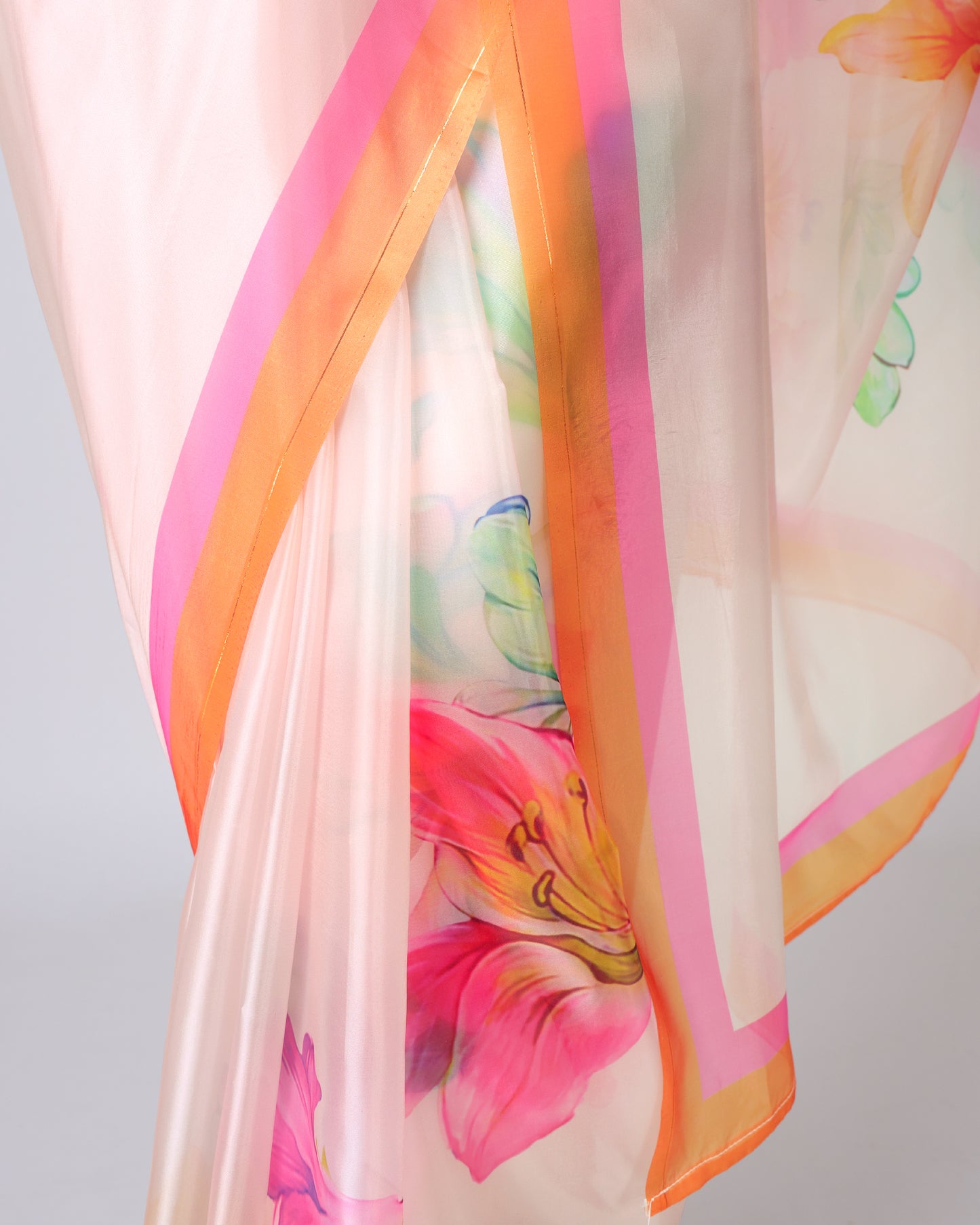 Floral Symphony Lightweight Organza Contrast Border Saree