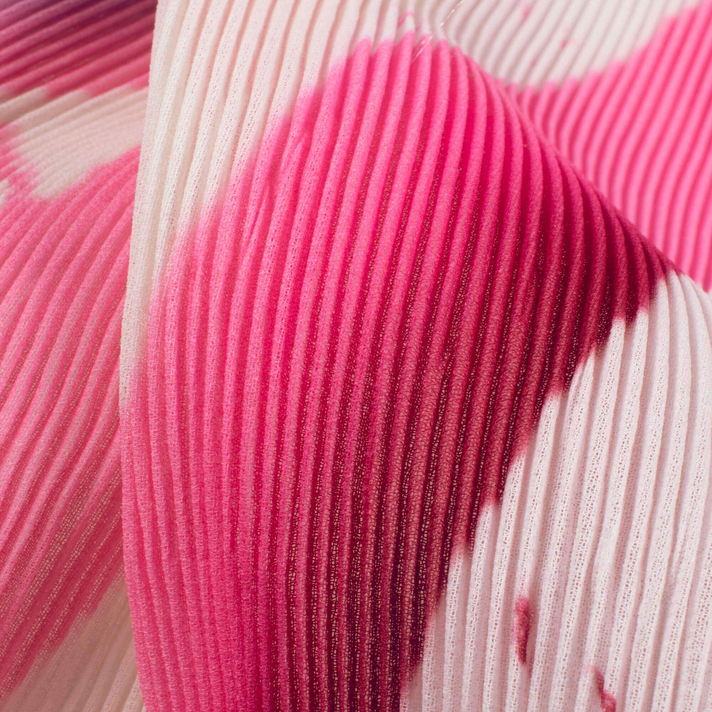 Taffy Pink And Grey Leheriya Pattern Digital Print Georgette Pleated Fabric