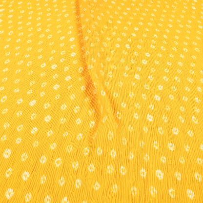 Honey Yellow And White Bandhanii Pattern Digital Print Georgette Pleated Fabric