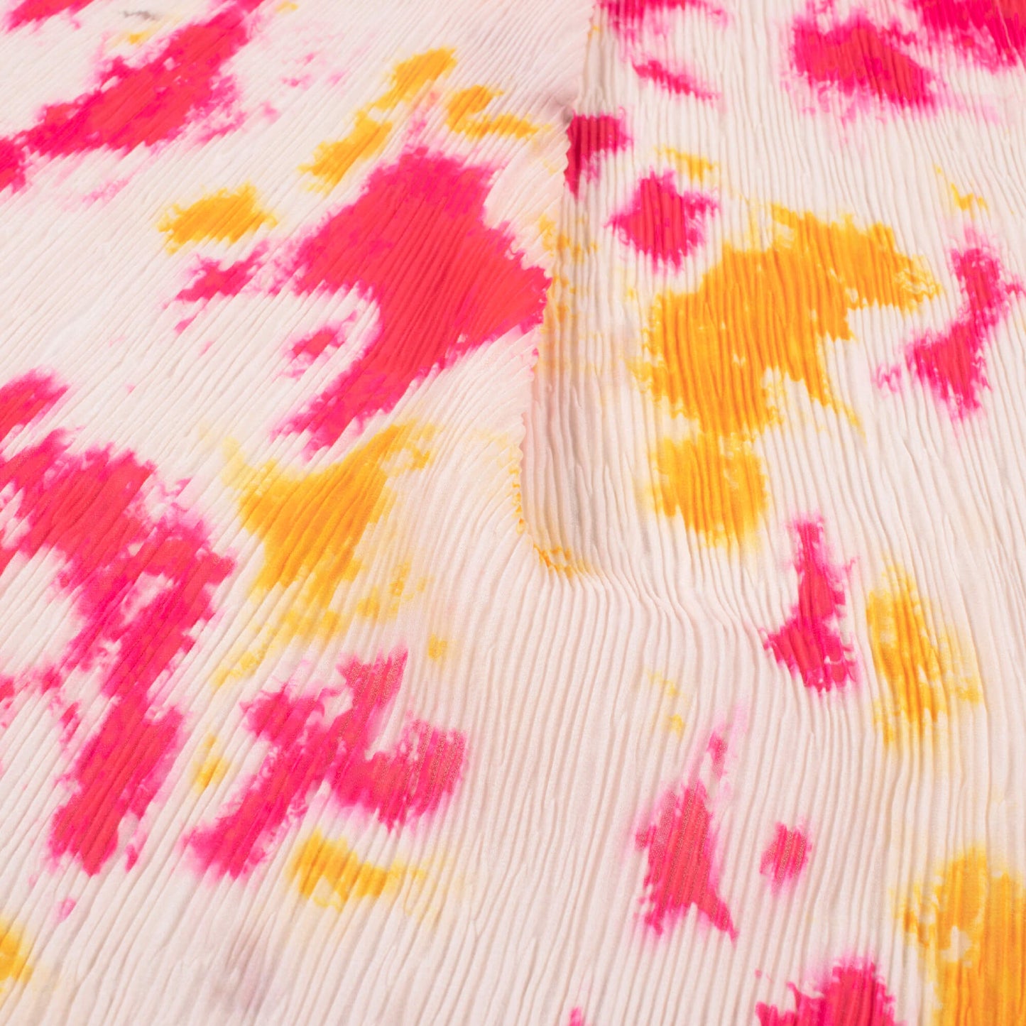 Oat Beige And Fuchsia Tie & Dye Pattern Digital Print Georgette Pleated Fabric