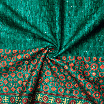 Kaitoke Green And Red Daman Pattern Sequins Digital Print Superior Velvet Fabric (Width 58 Inches)